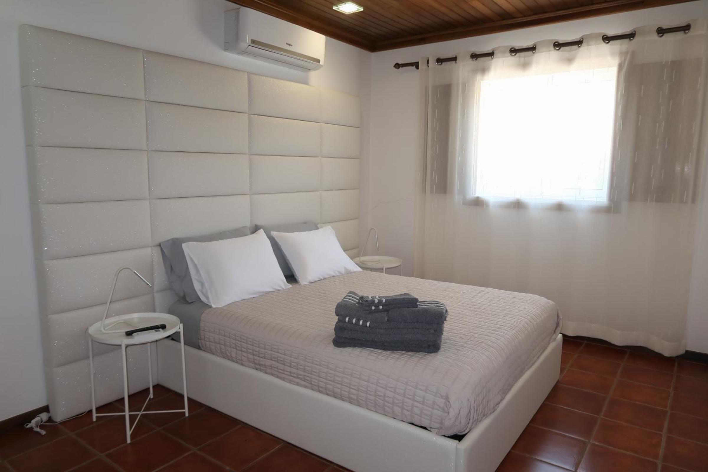 Two-Bedroom House - Photo 1