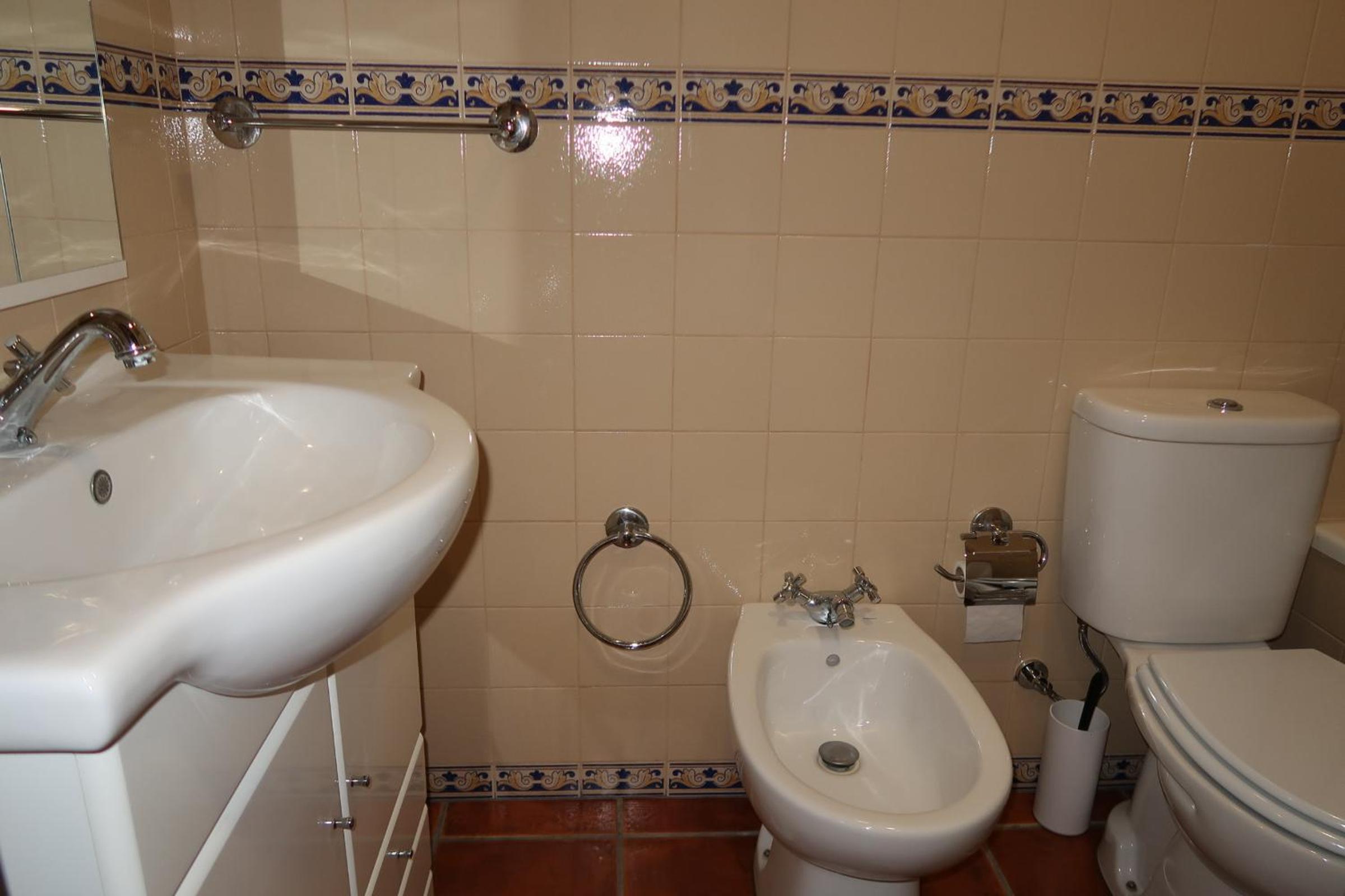 Two-Bedroom House - Photo 7