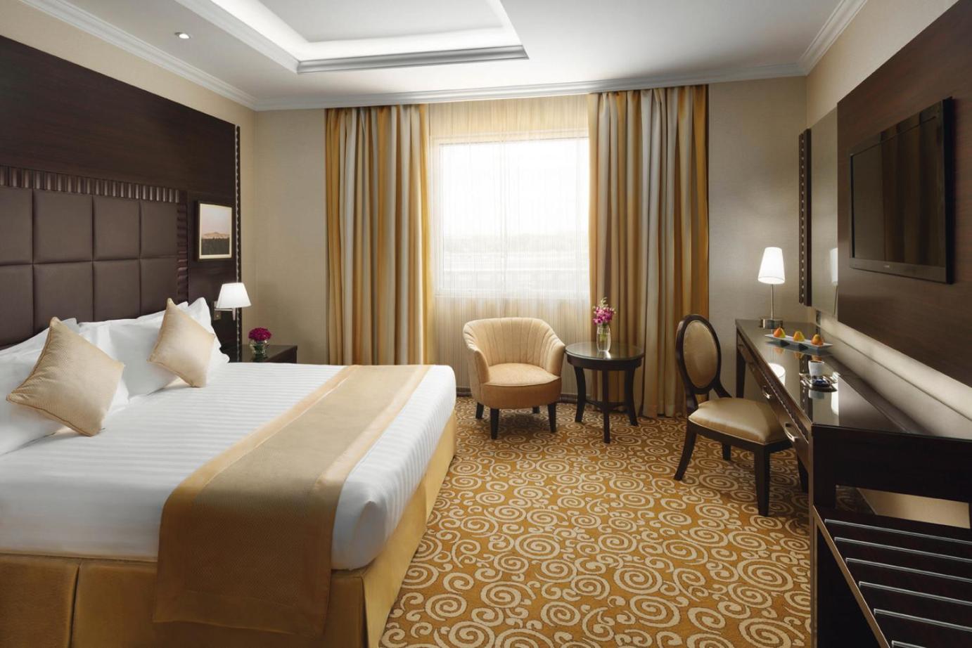 Deluxe King Room - Photo 1