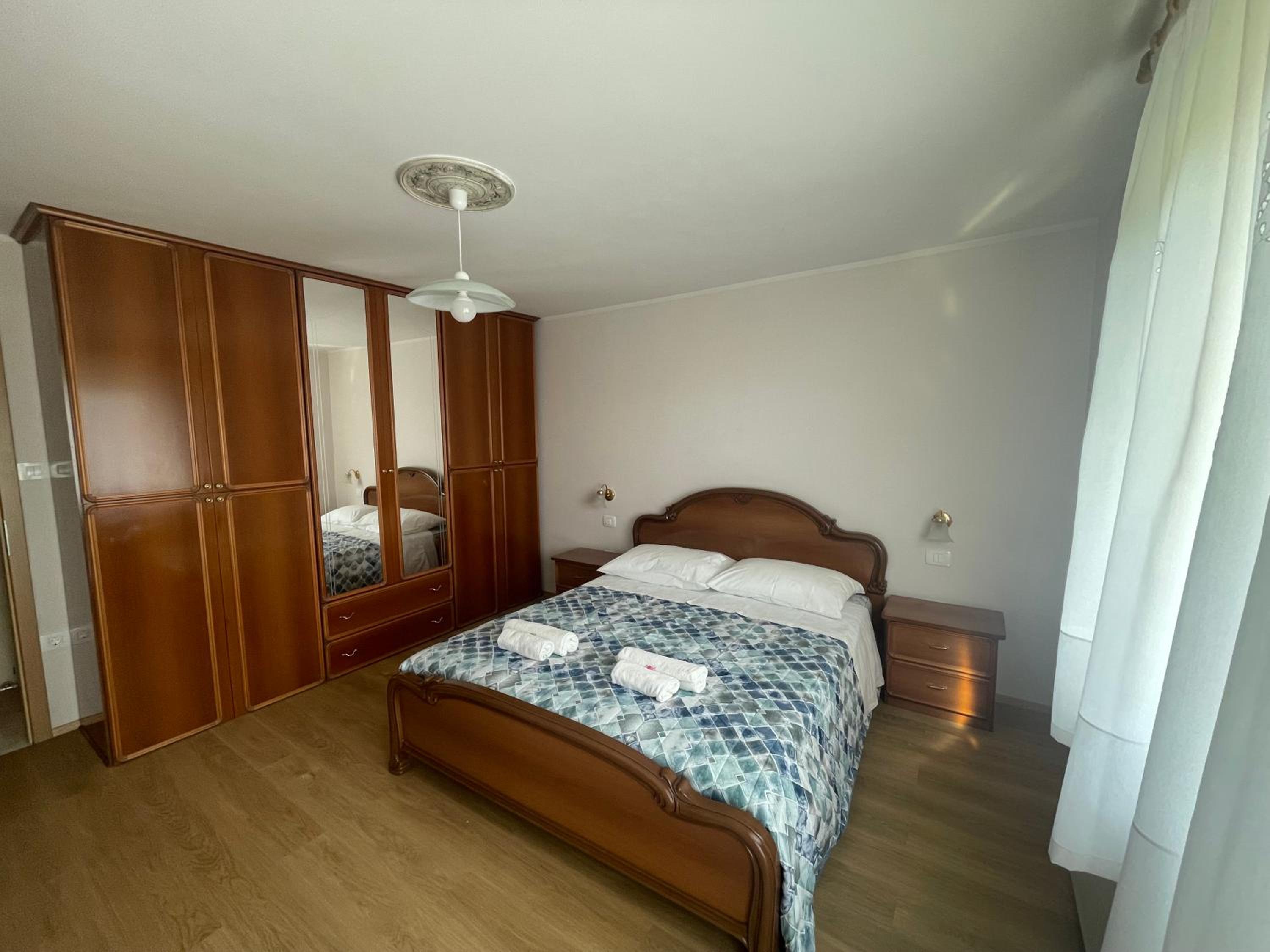 Two-Bedroom Apartment with Balcony photo 3