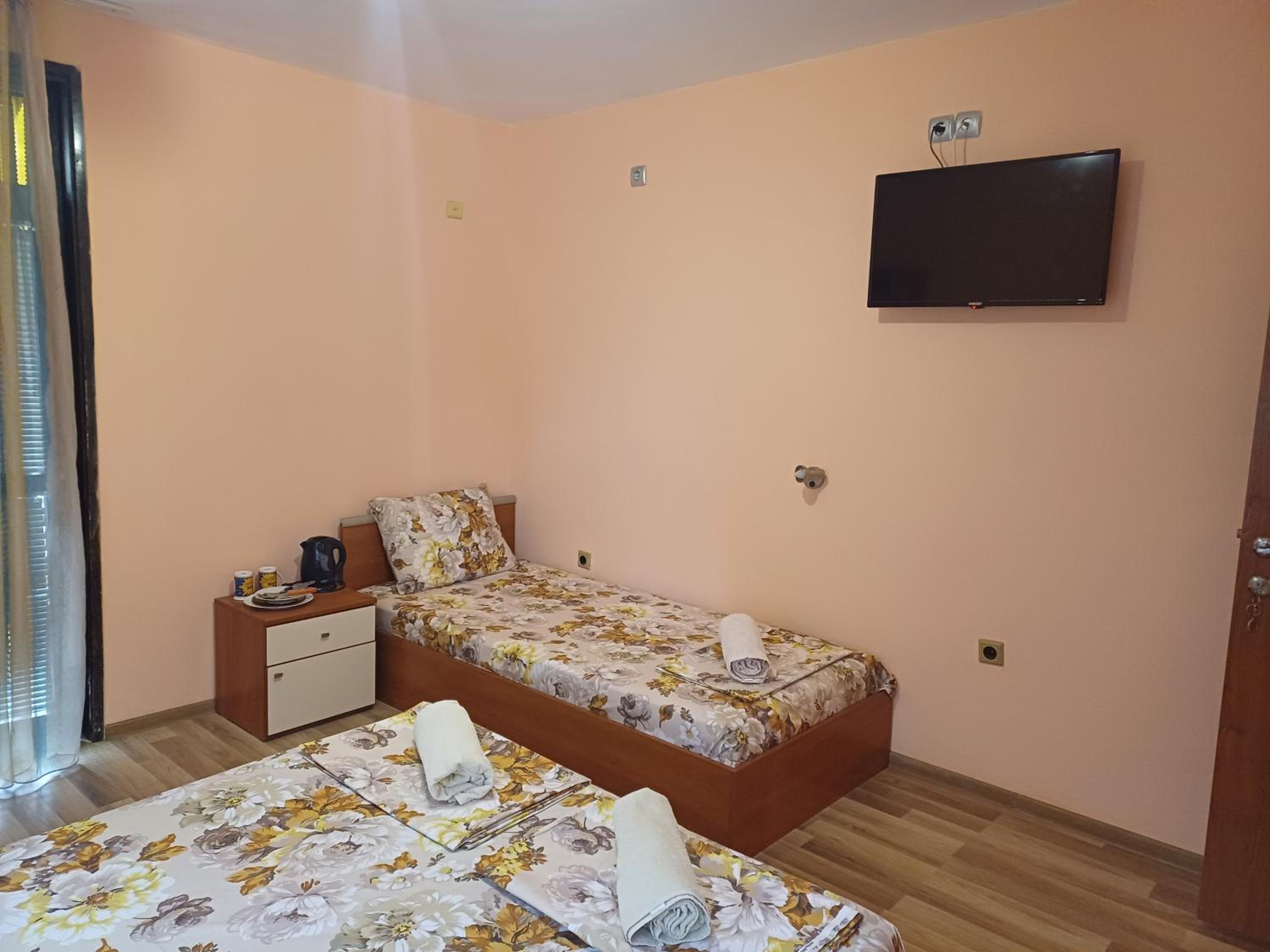 Triple Room with Bathroom photo 3