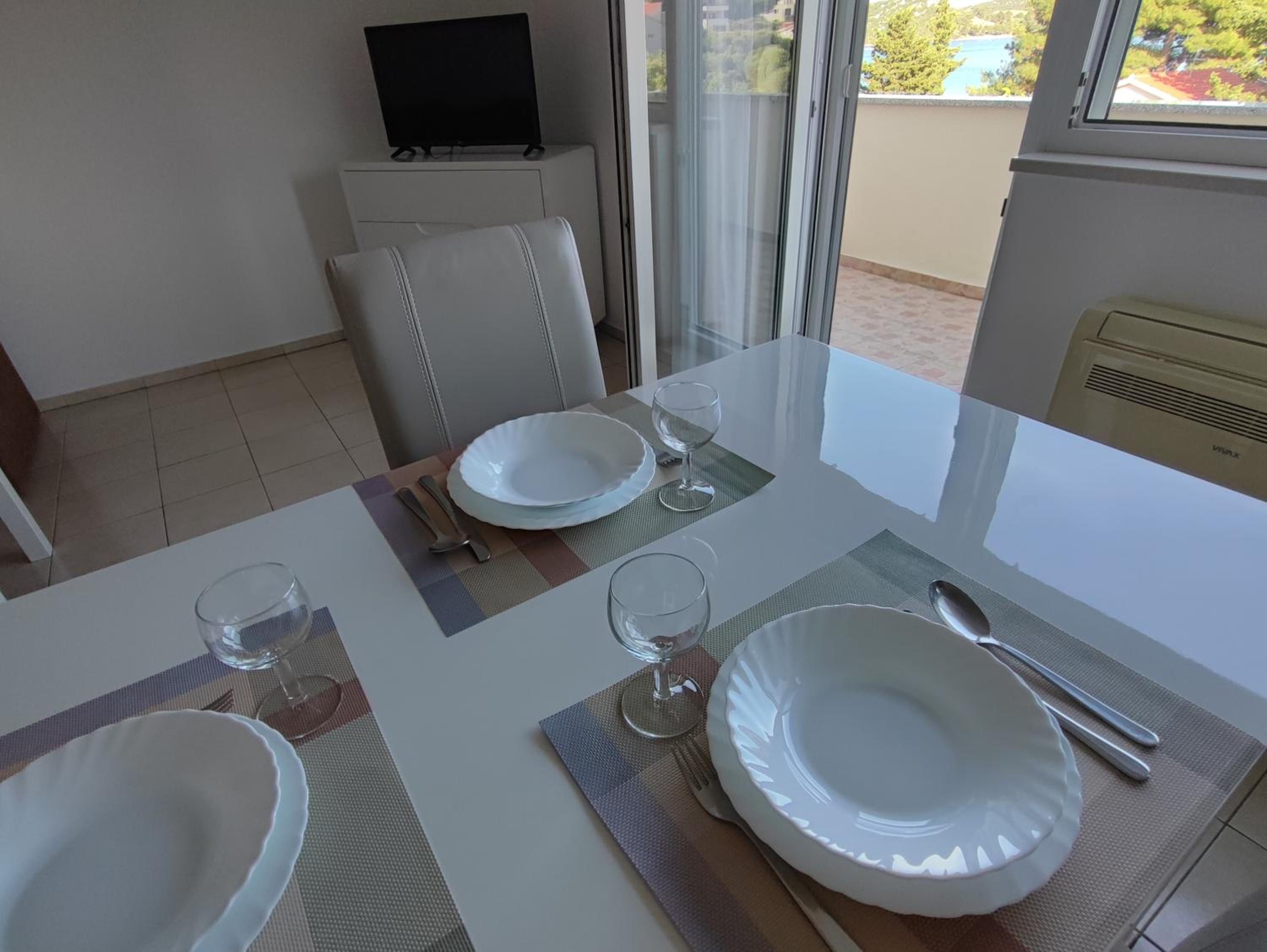 One-Bedroom Apartment with Balcony photo 2
