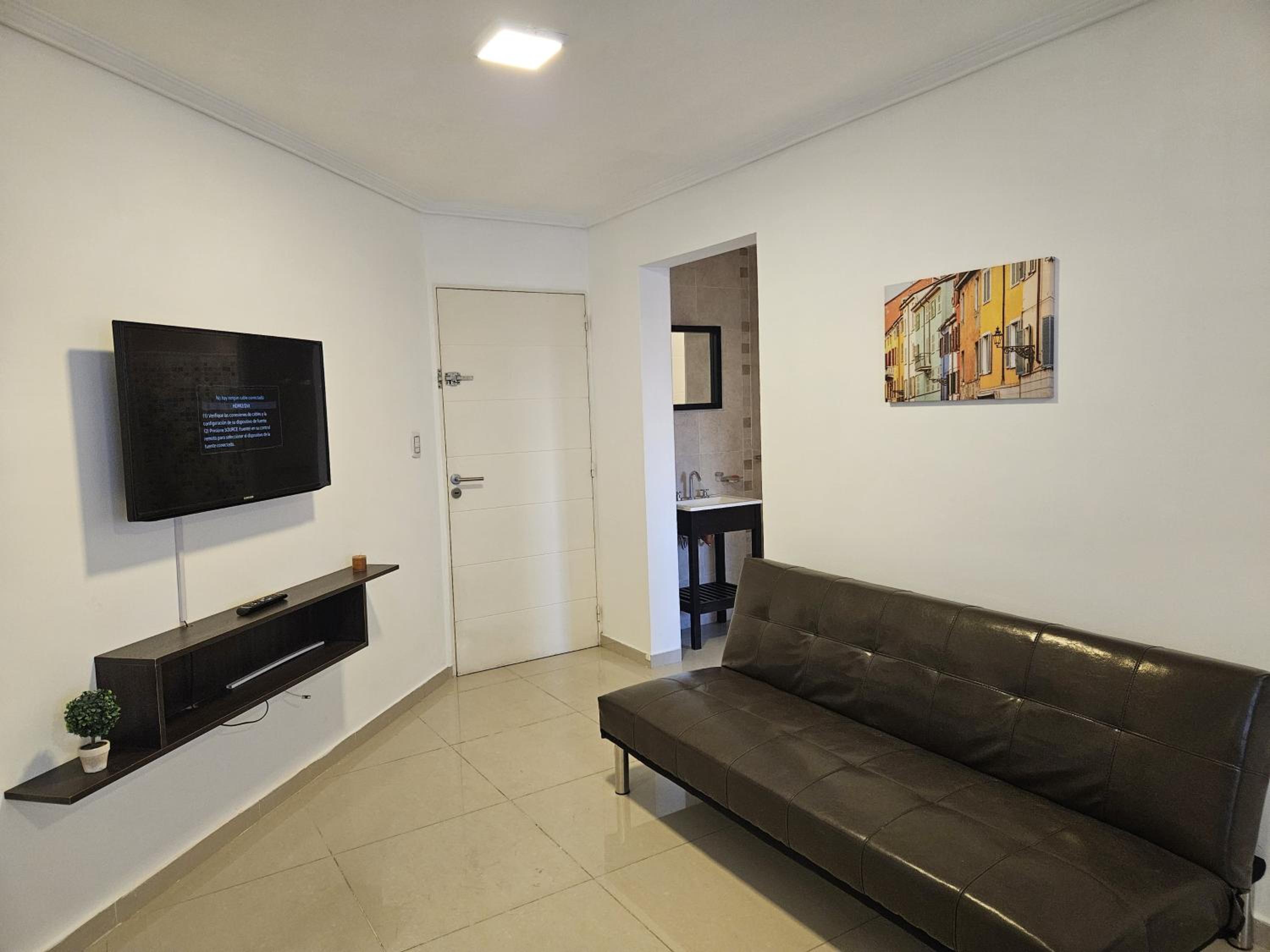 One-Bedroom Apartment photo 1