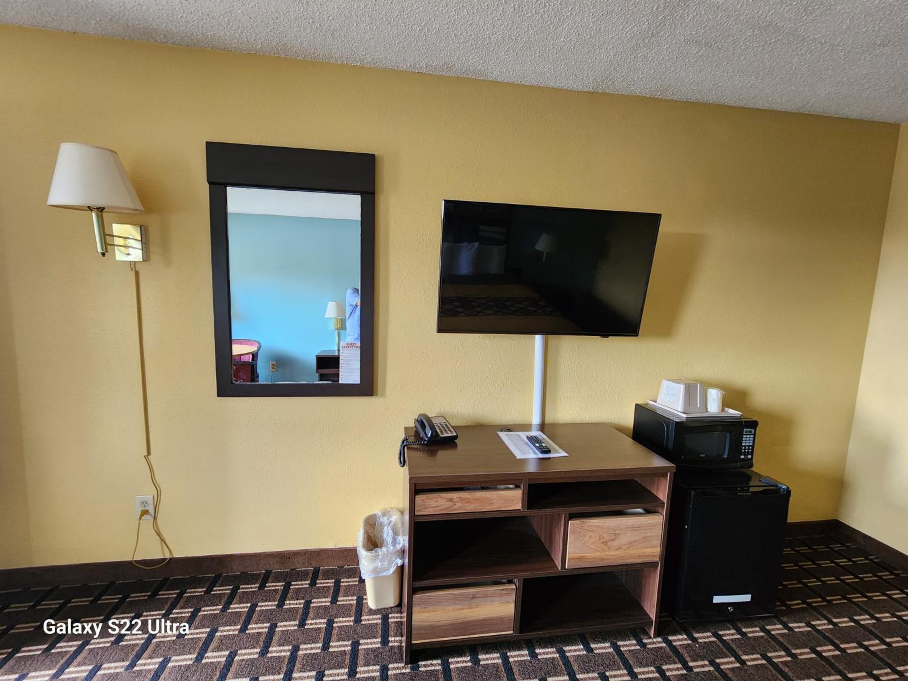 Double Room - Disability Access/Non-Smoking - Photo 1
