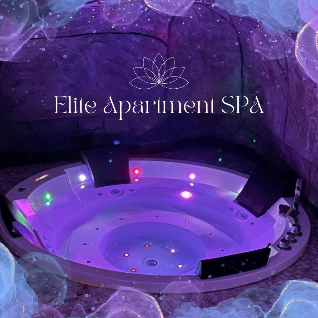 Suite with Spa Access - Photo 16
