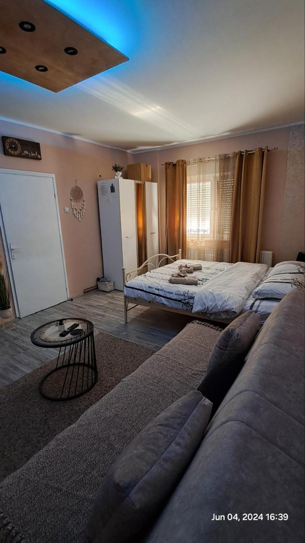 Apartment photo 3
