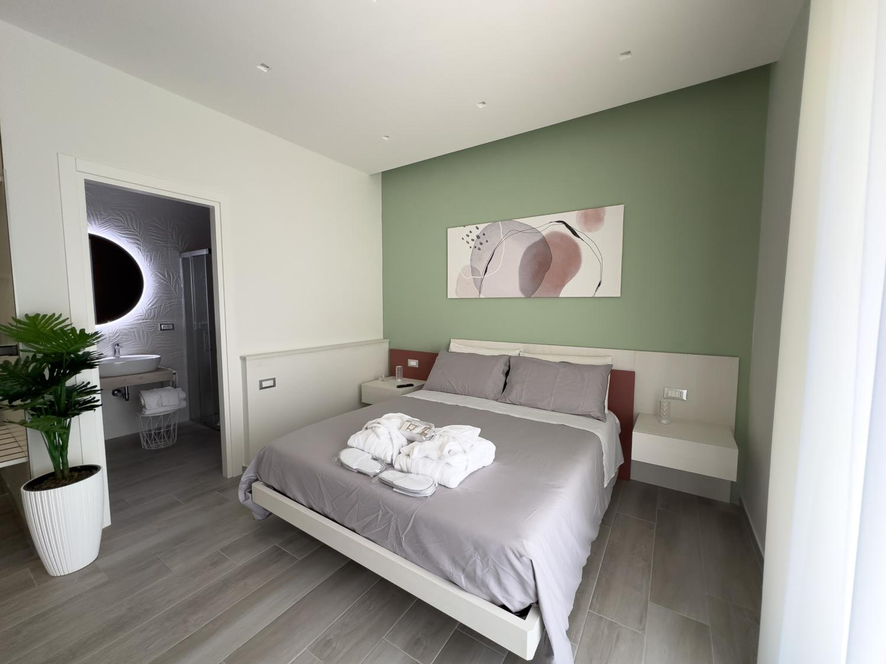 King Room with Spa Bath
