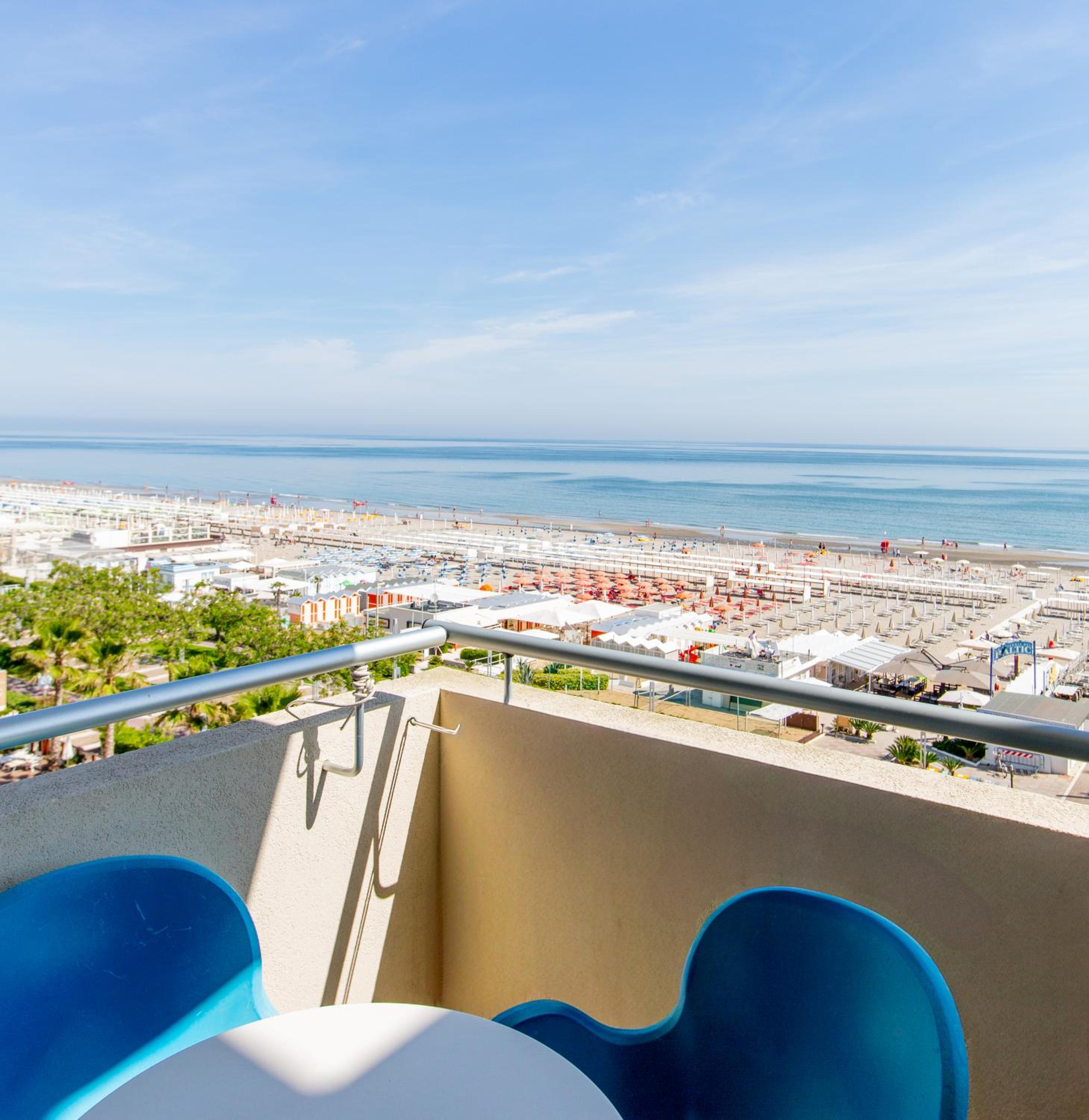 Deluxe Triple Room with Sea View - Photo 2