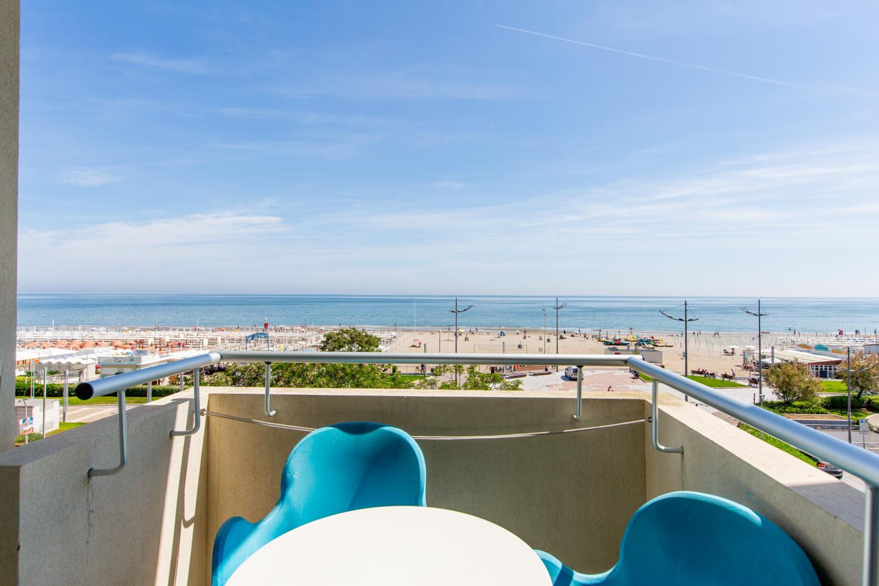 Deluxe Double Room with Balcony and Sea View - Photo 2