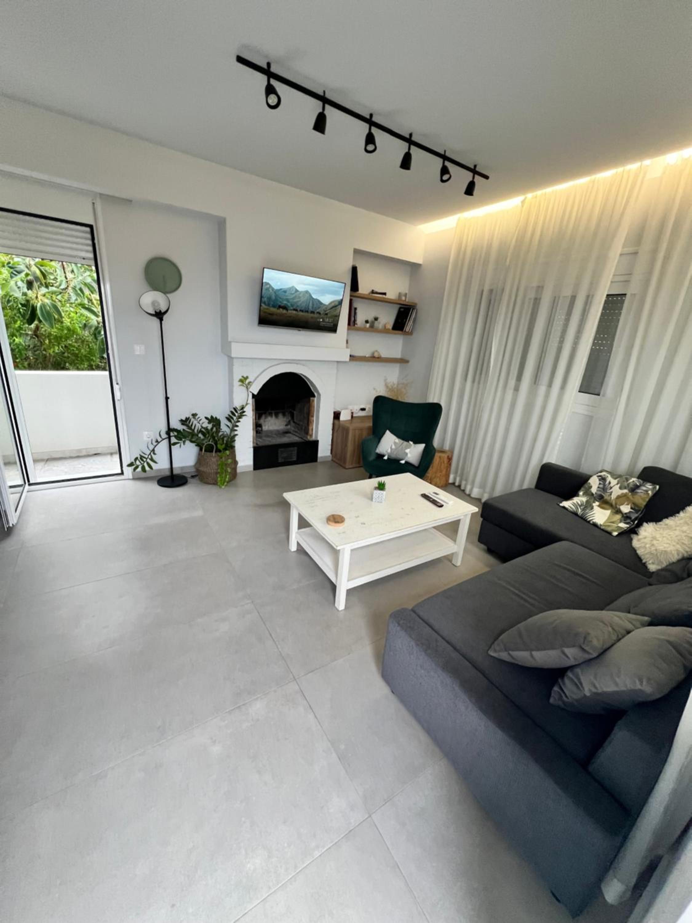 One-Bedroom House