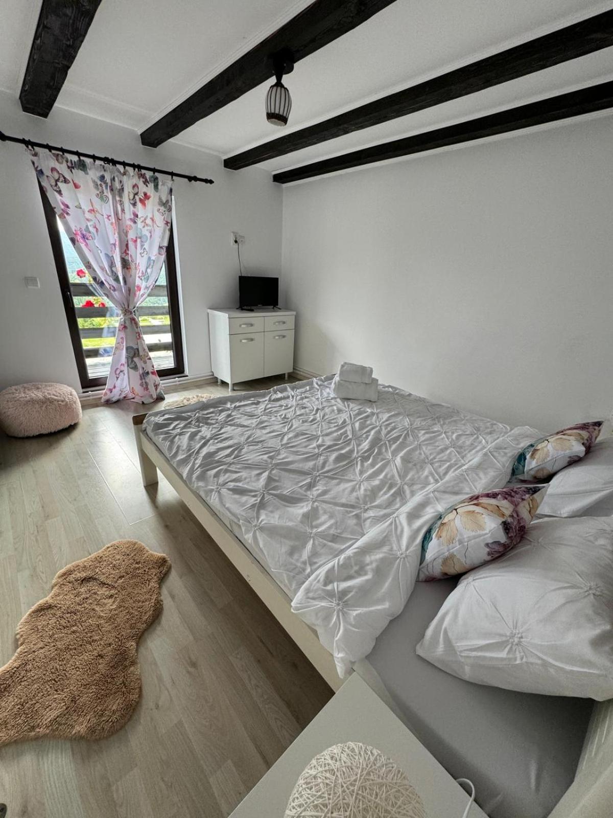 Four-Bedroom House photo 3