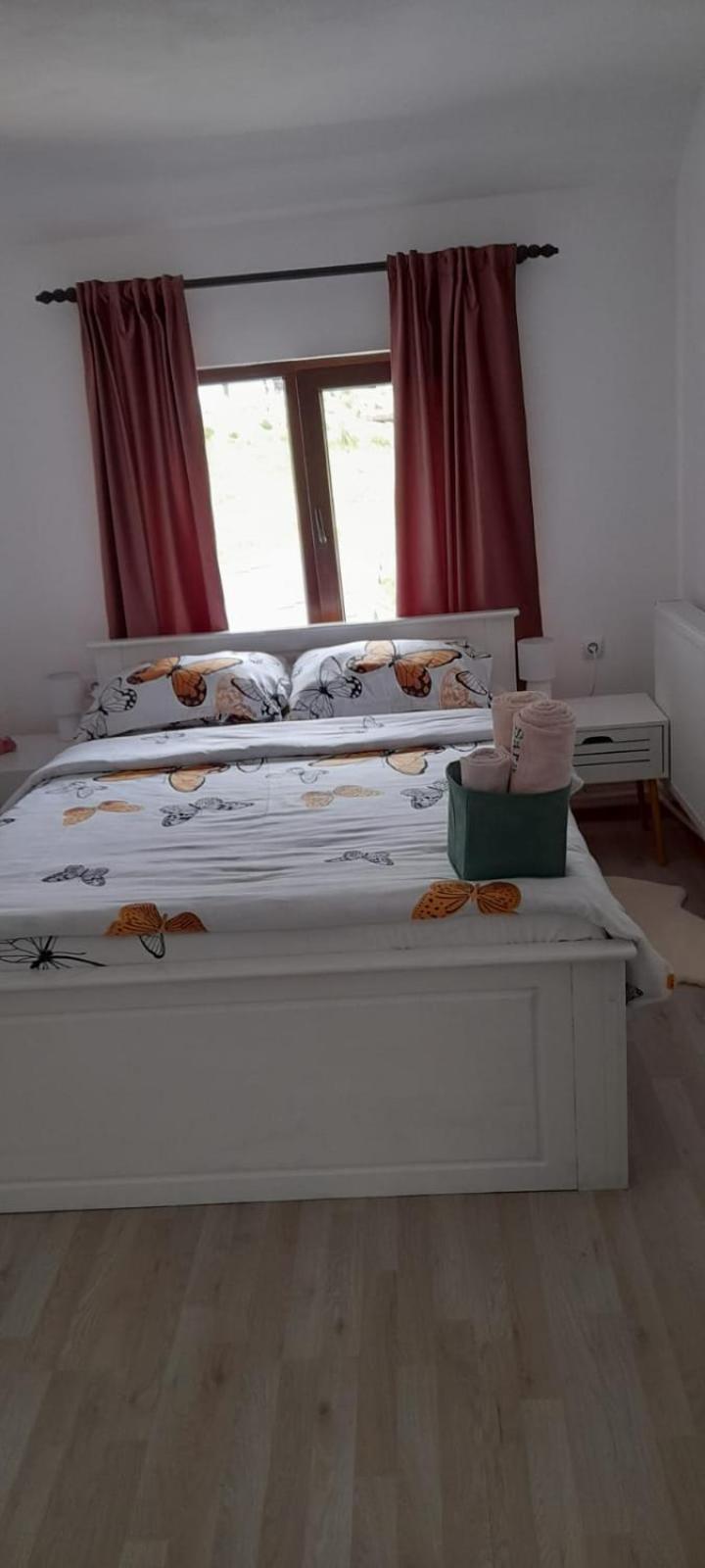 Four-Bedroom House photo 3
