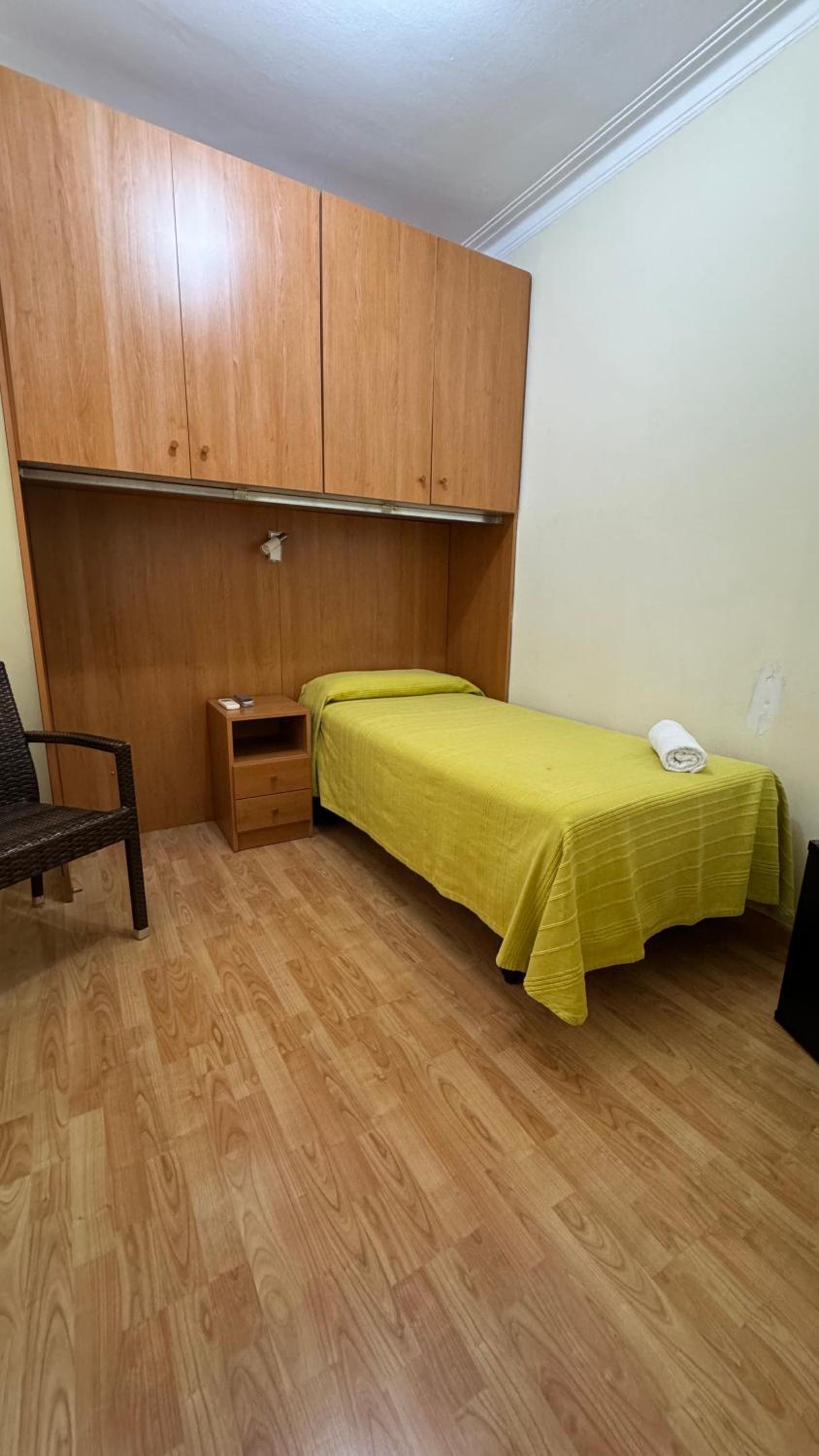 Single Room with Shared Bathroom photo 3