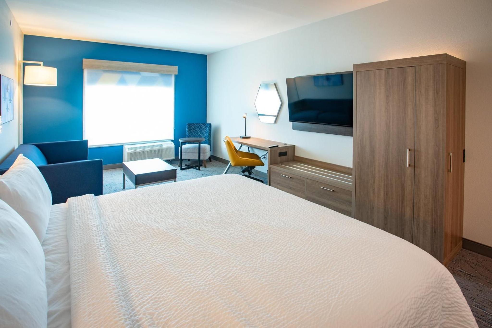 King Suite - Photo 3