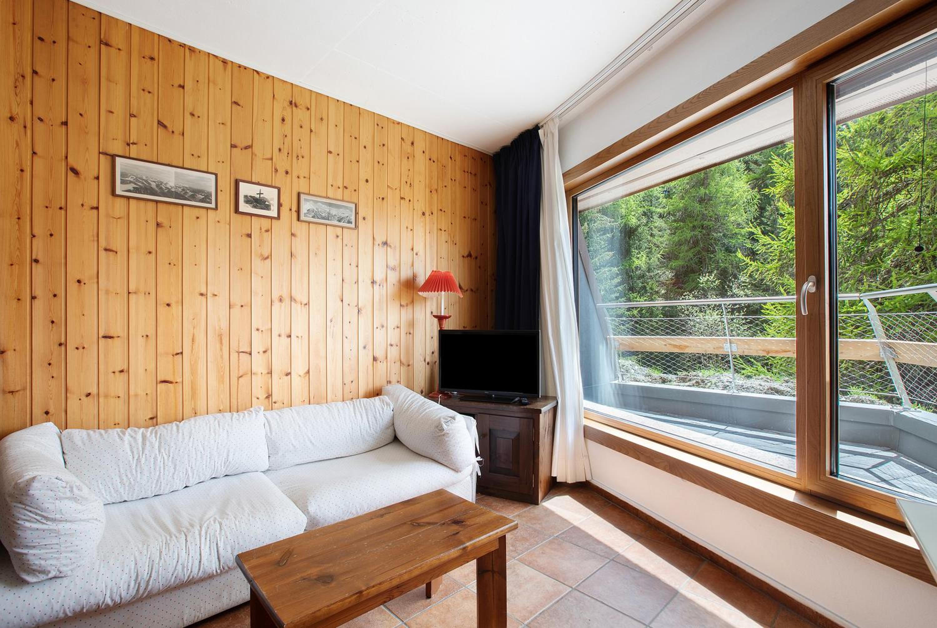 Superior One-Bedroom Apartment with Balcony