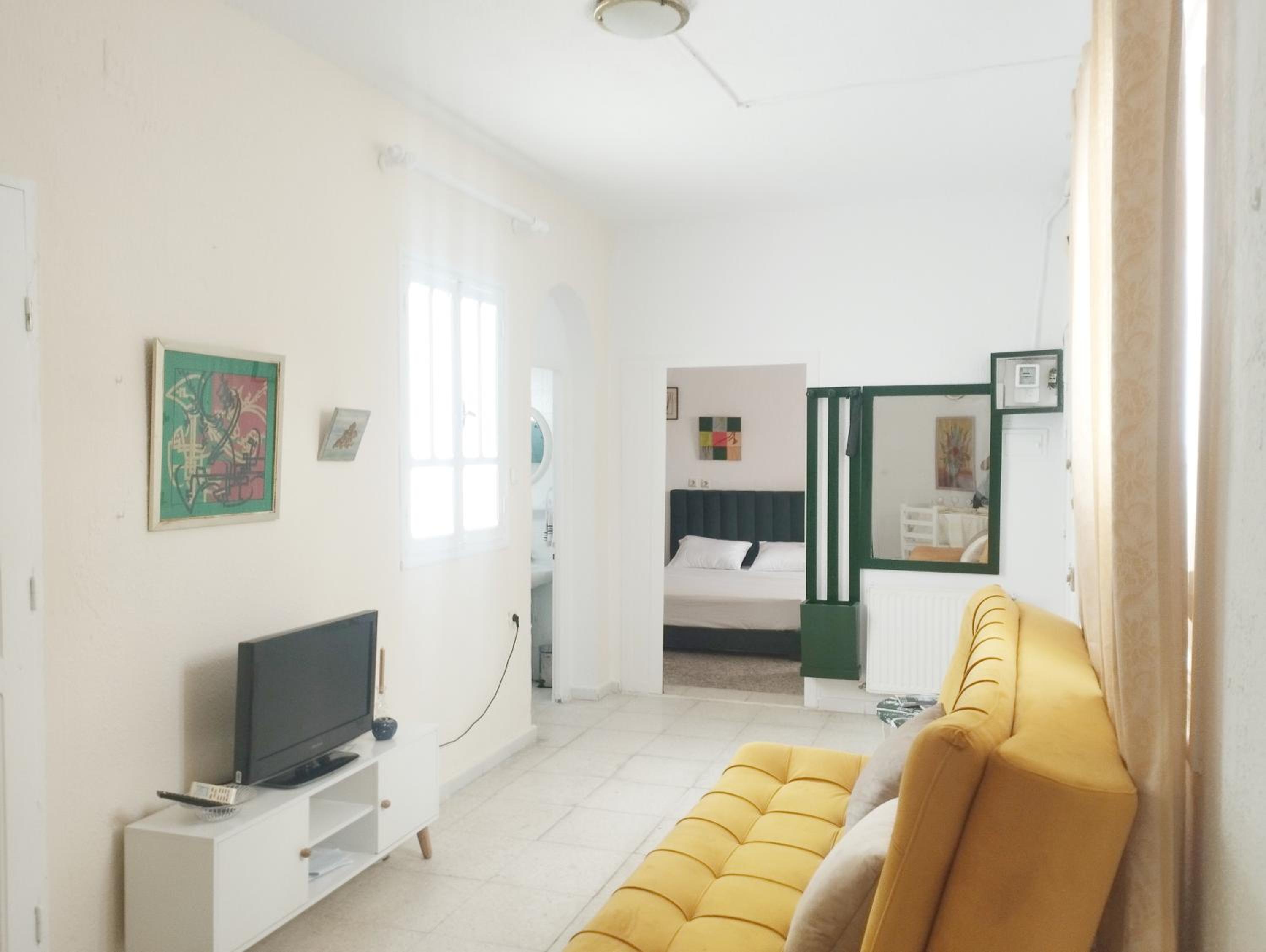 One-Bedroom Apartment photo 2