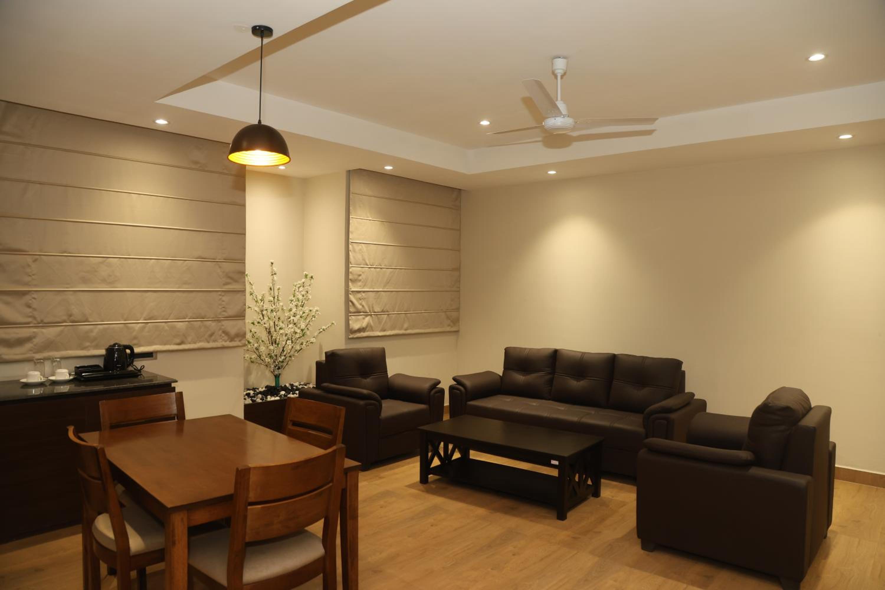 Suite - Photo 4
