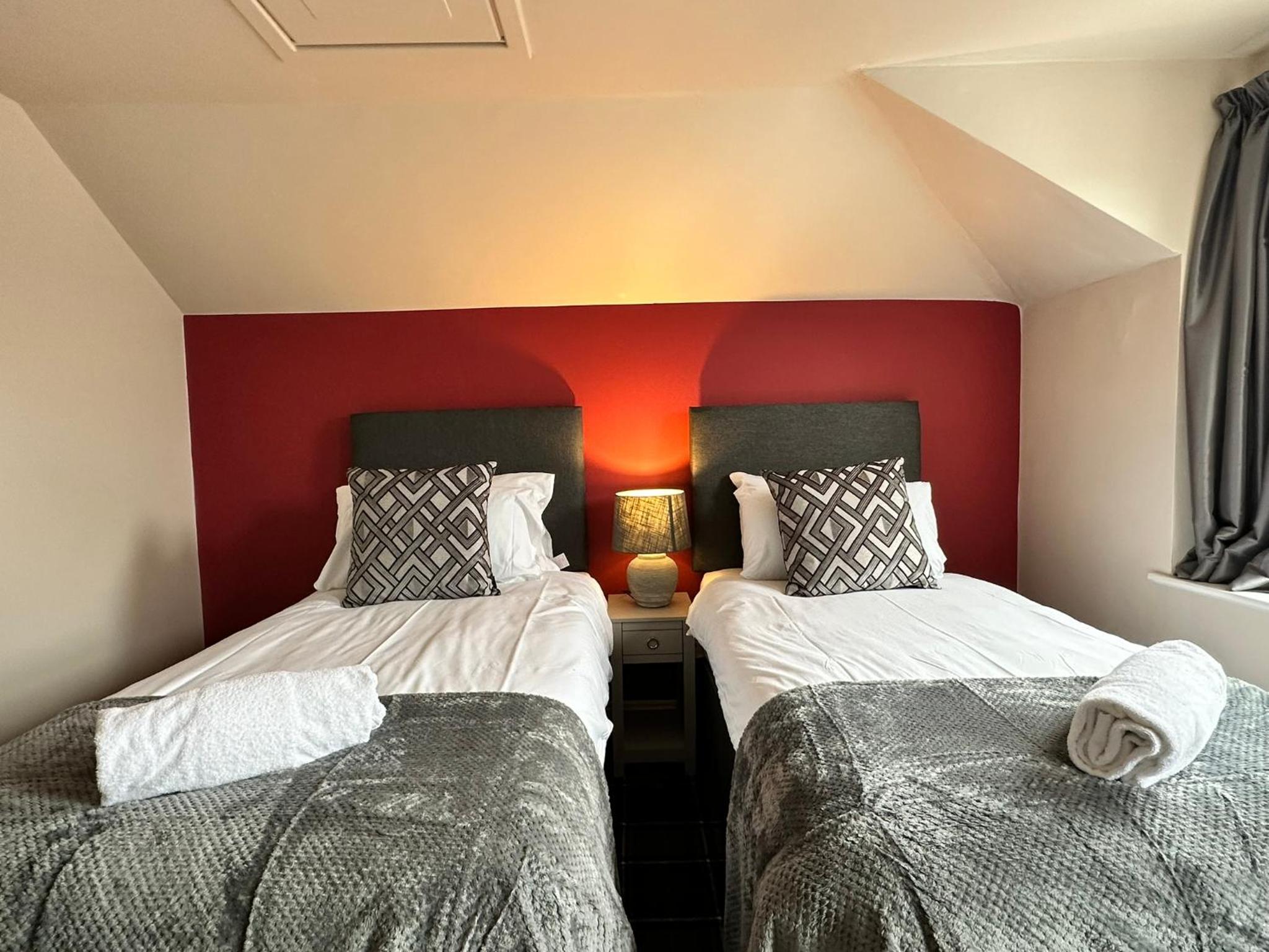 Twin Room - Photo 1