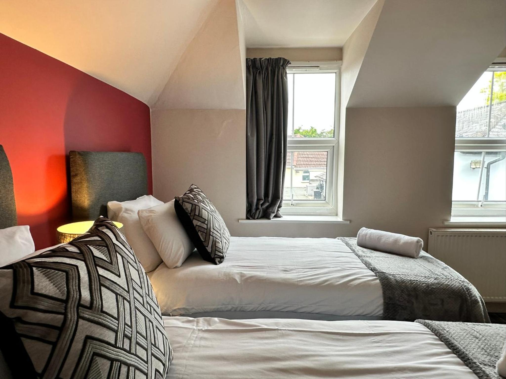 Twin Room - Photo 2