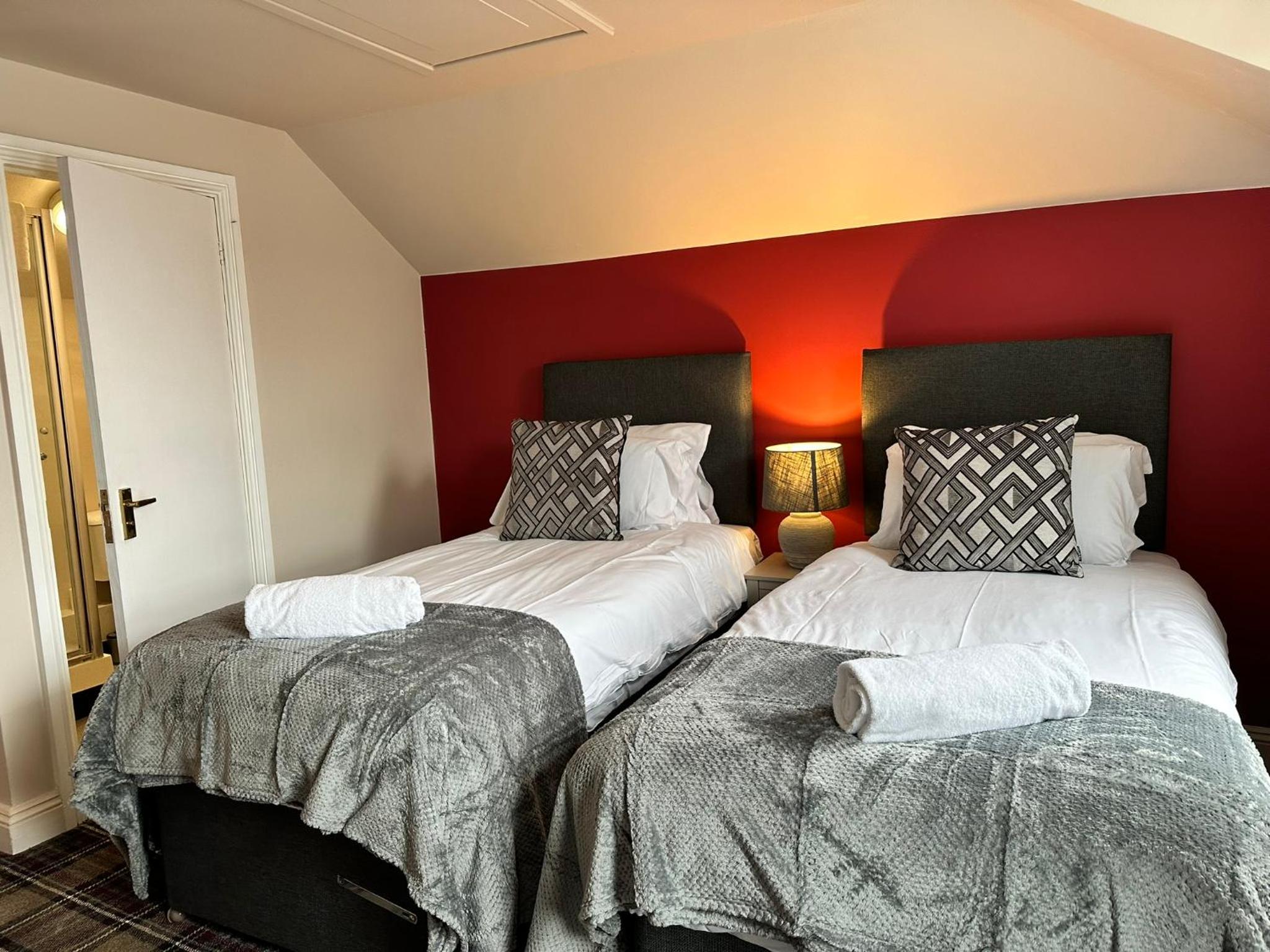 Twin Room - Photo 20