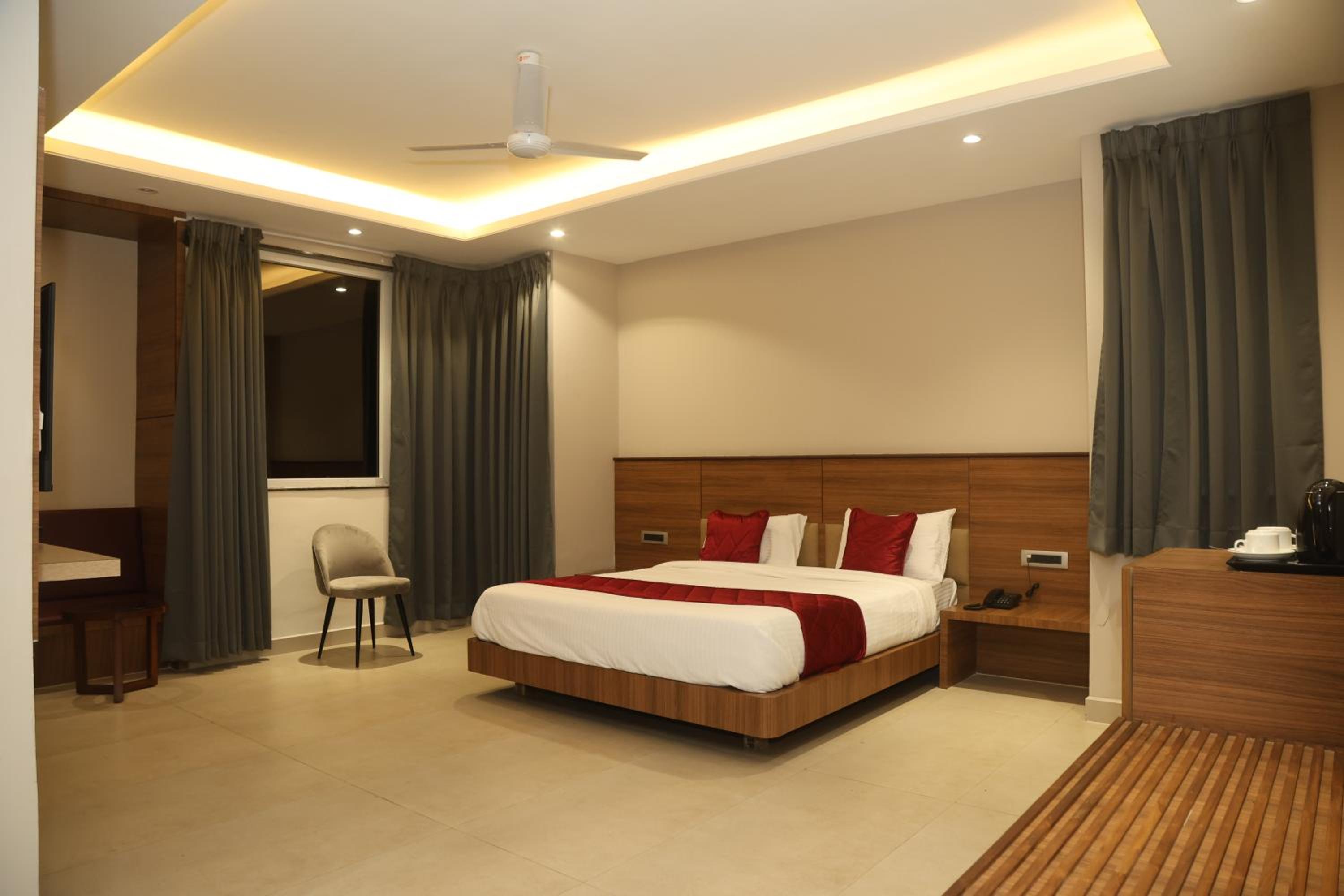 Deluxe Double or Twin Room - Photo 2