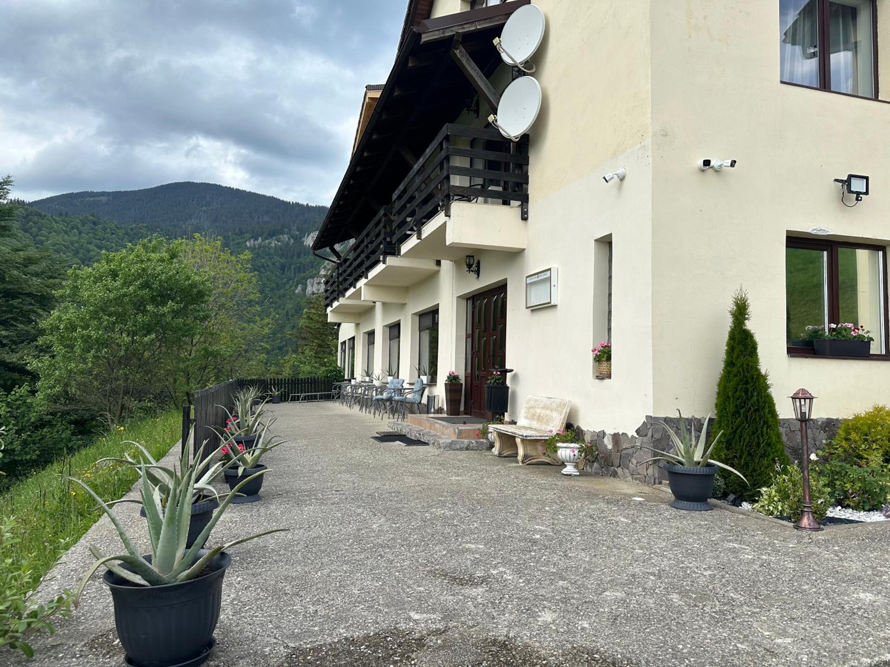 Villa photo 2