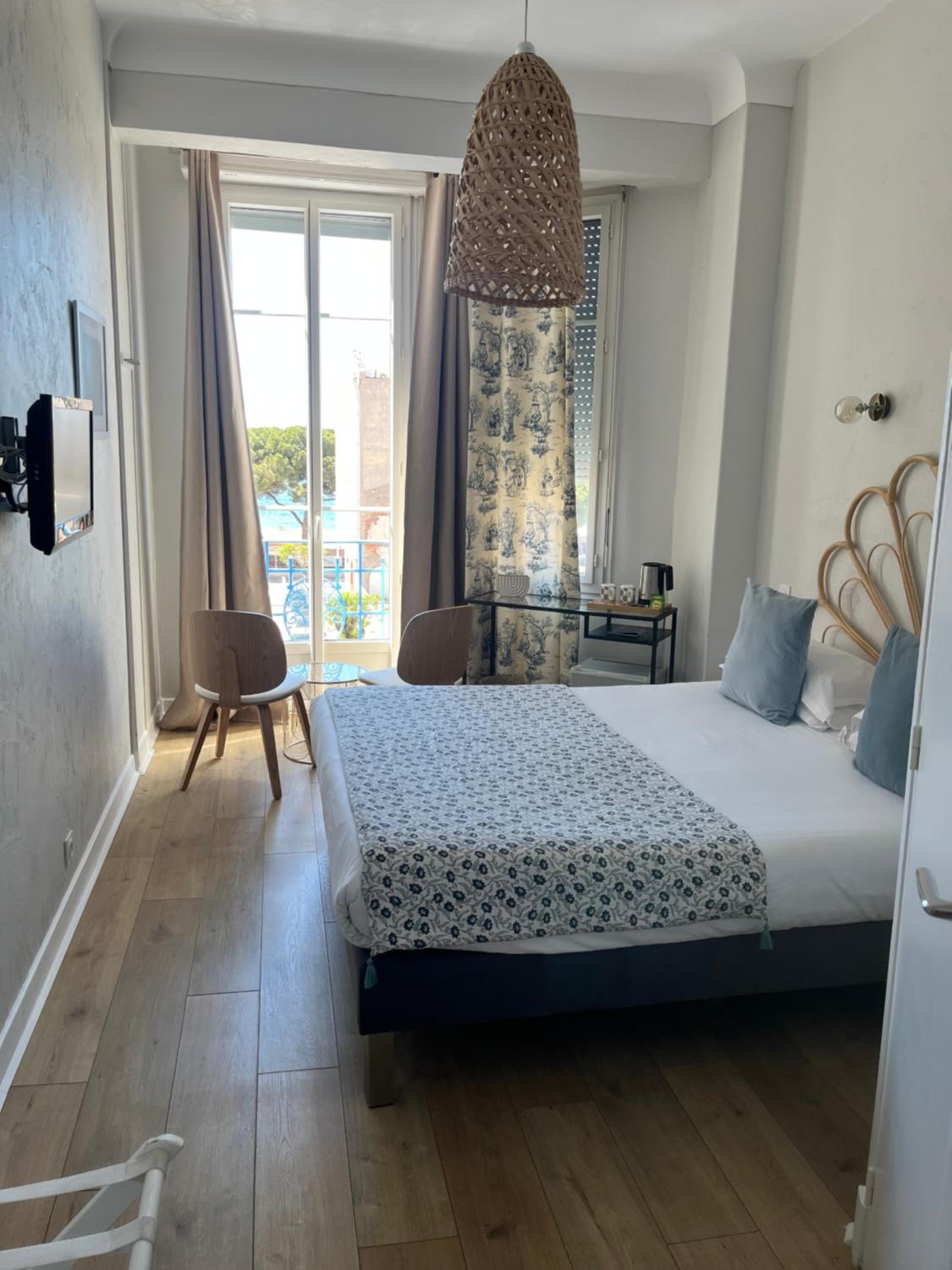 Double or Twin Room with Sea View