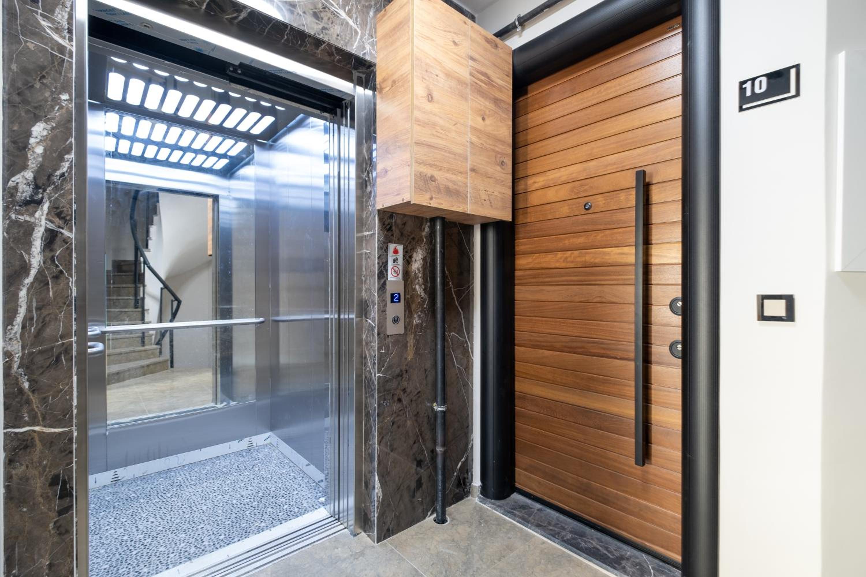 Two-Bedroom Deluxe Apartment with Balcony photo 2