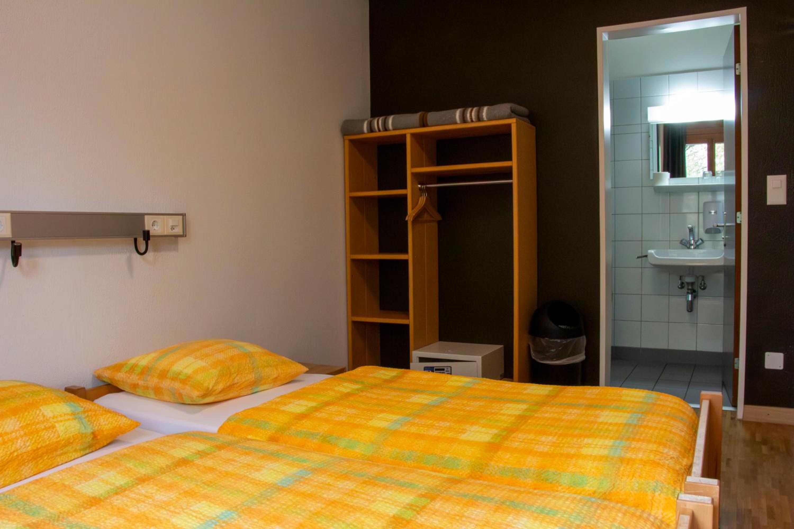 Quadruple Room with Private Toilet - Photo 4