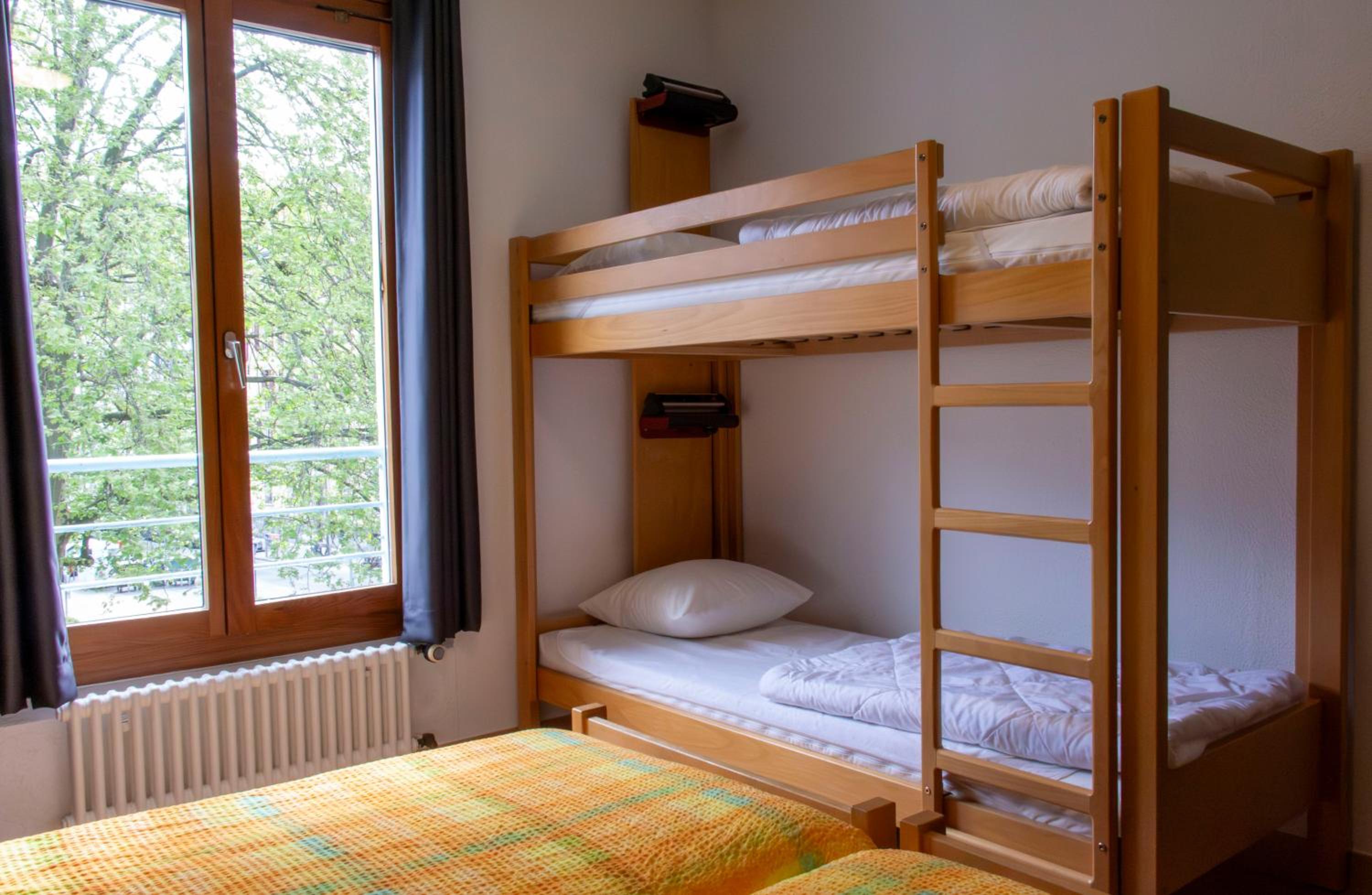 Quadruple Room with Private Toilet - Photo 2