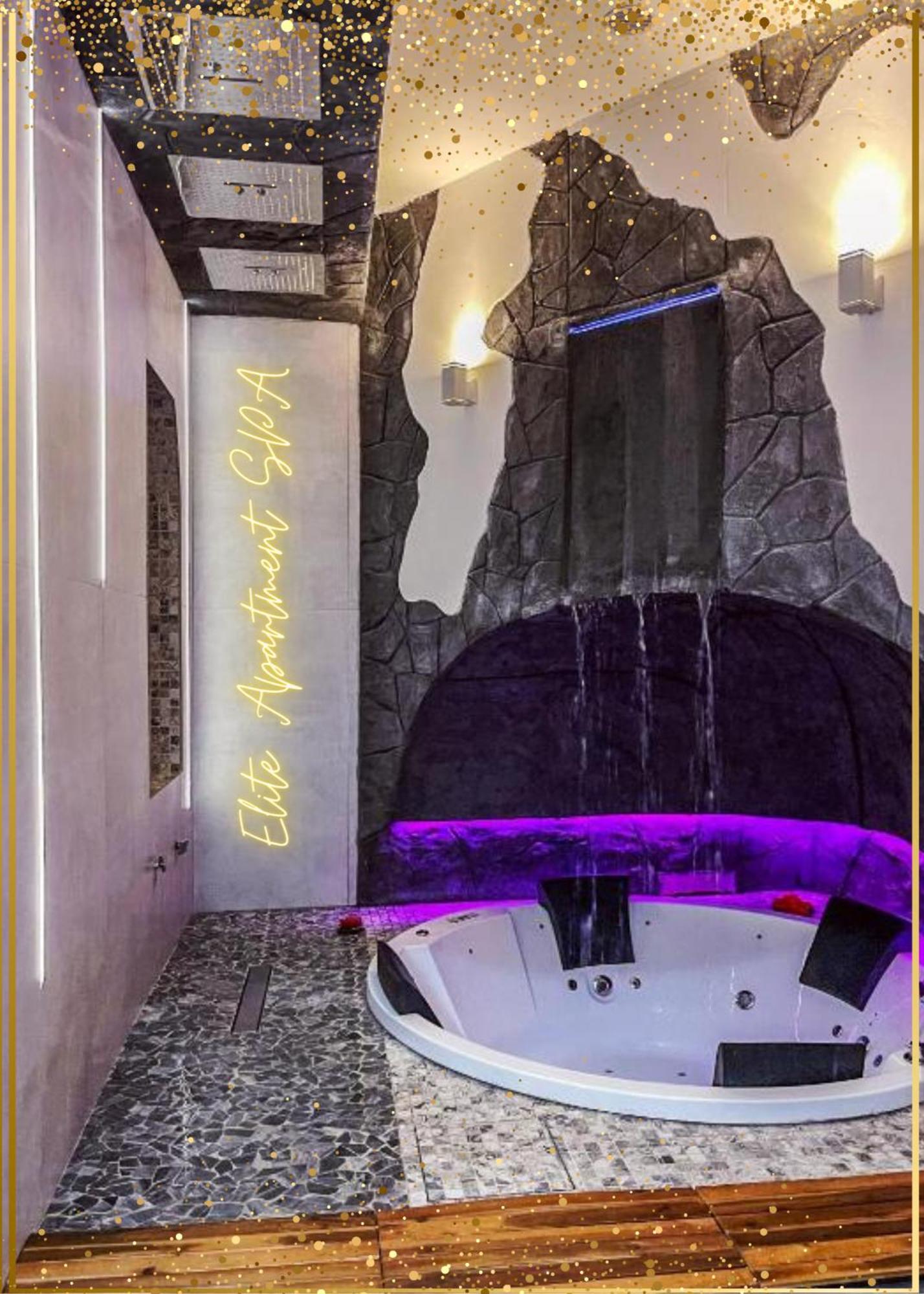 Suite with Spa Access - Photo 34