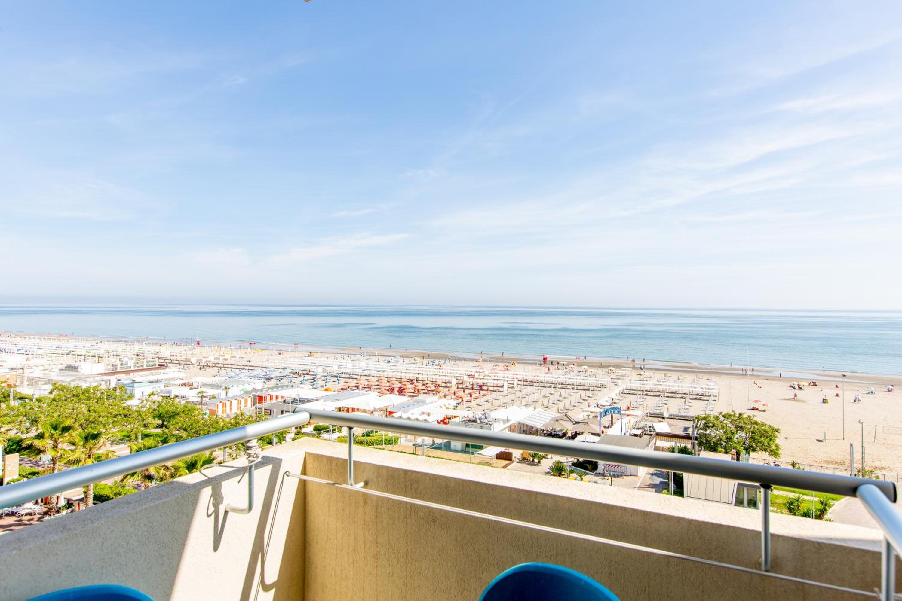 Deluxe Triple Room with Sea View - Photo 6