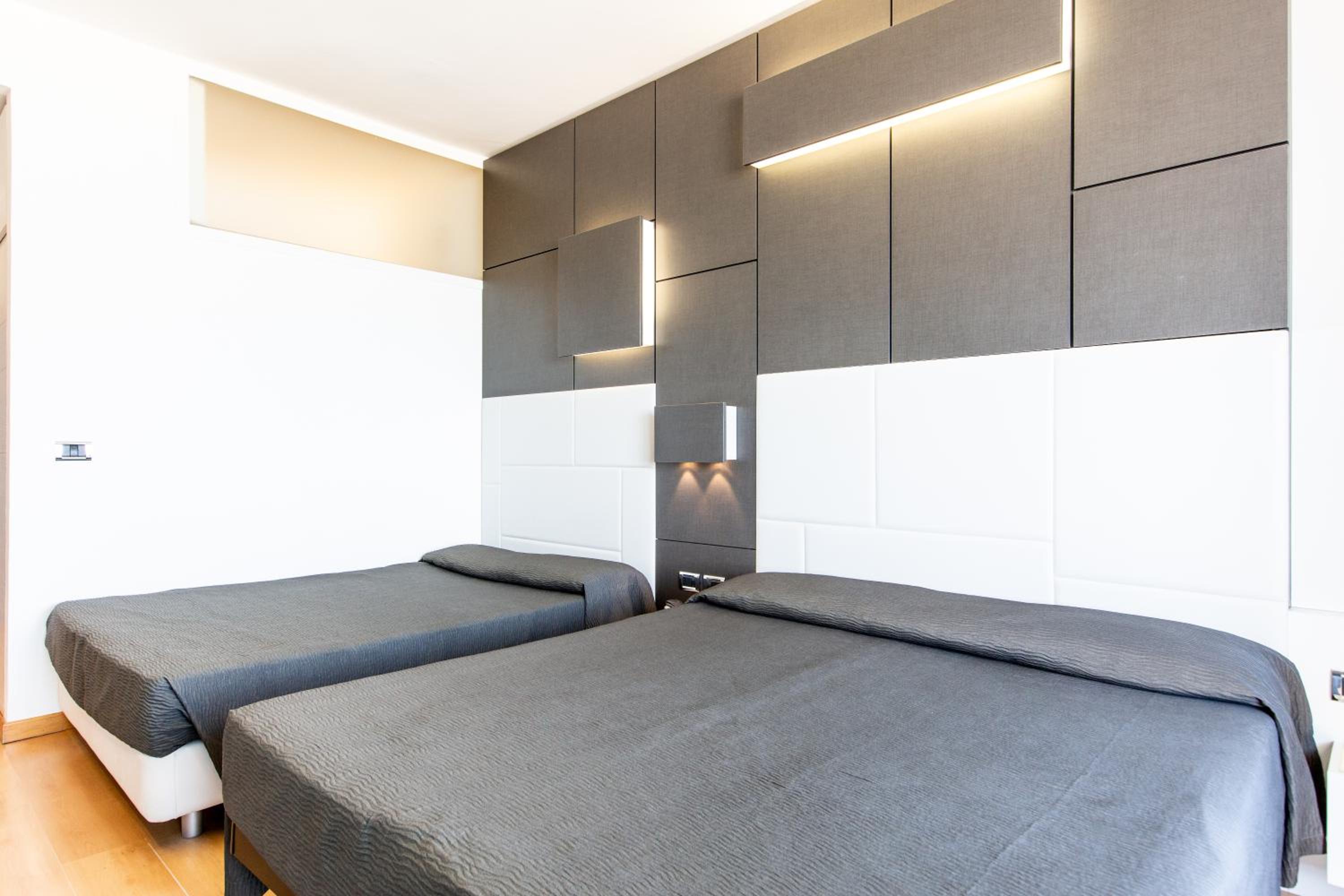 Quadruple Room with Sea View - Photo 4