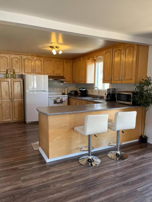 Three-Bedroom House photo 3