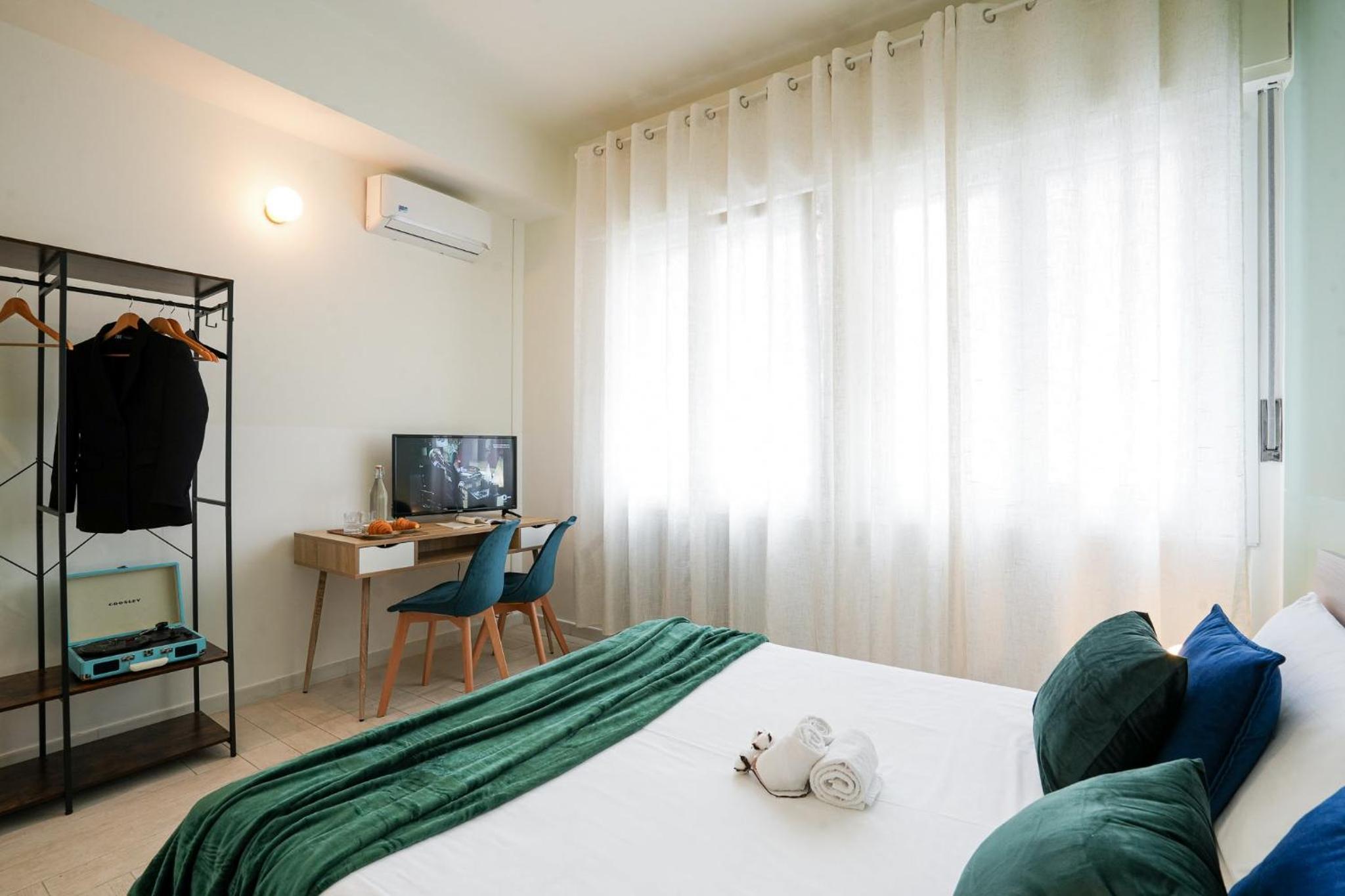 Standard Double Room - Photo 2