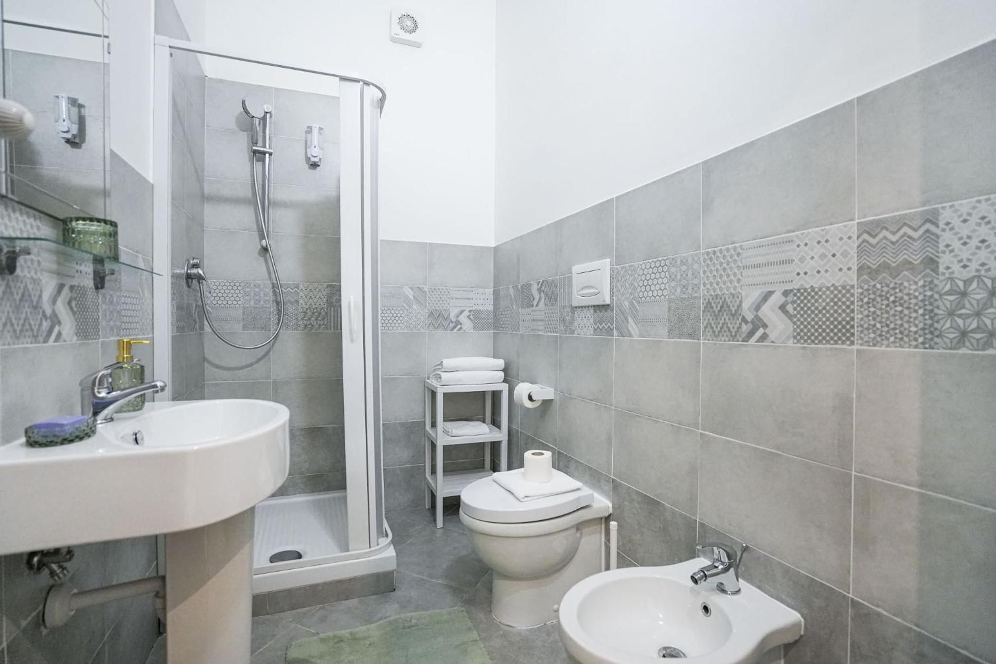 Standard Double Room - Photo 7