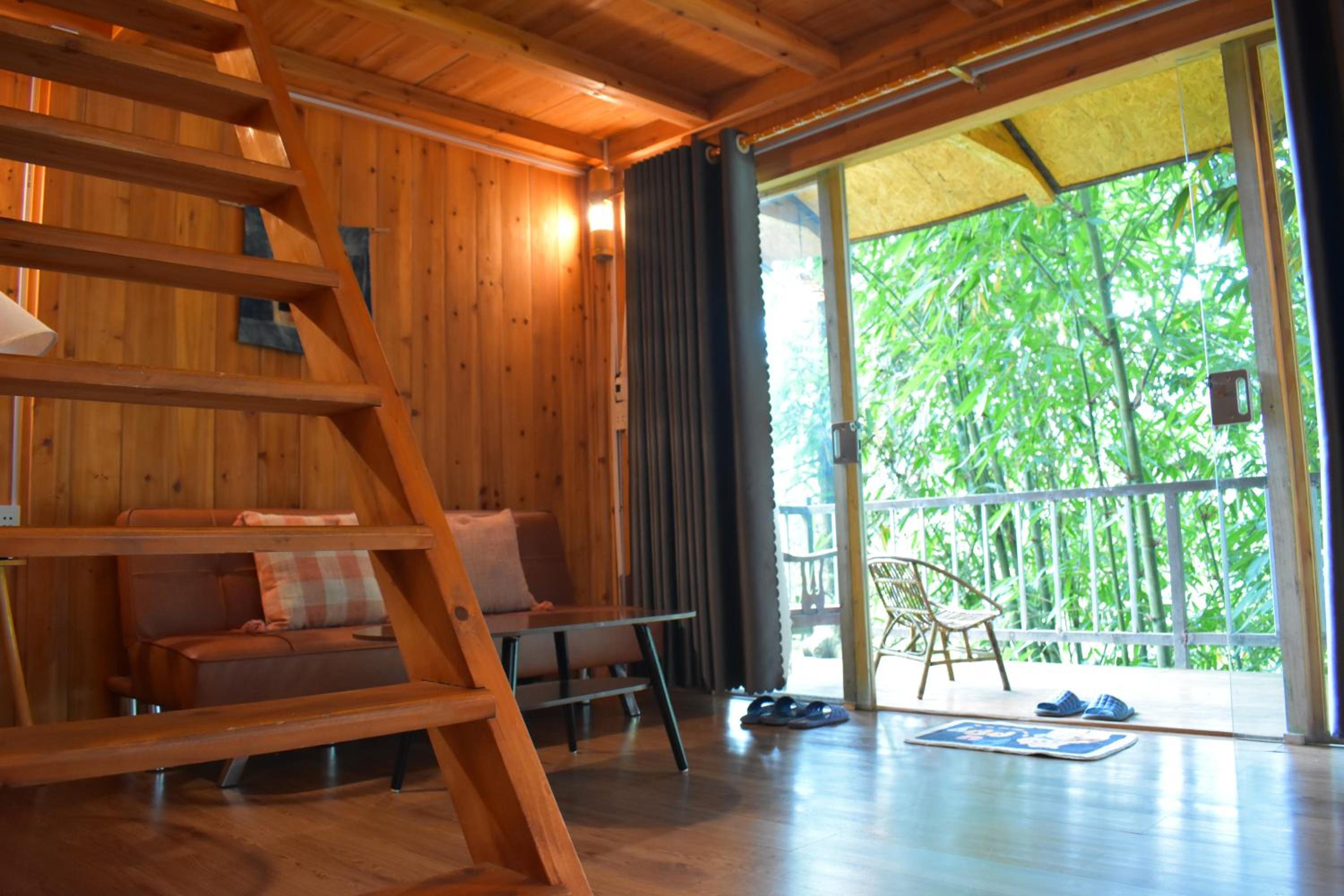 One-Bedroom Bungalow - Photo 8