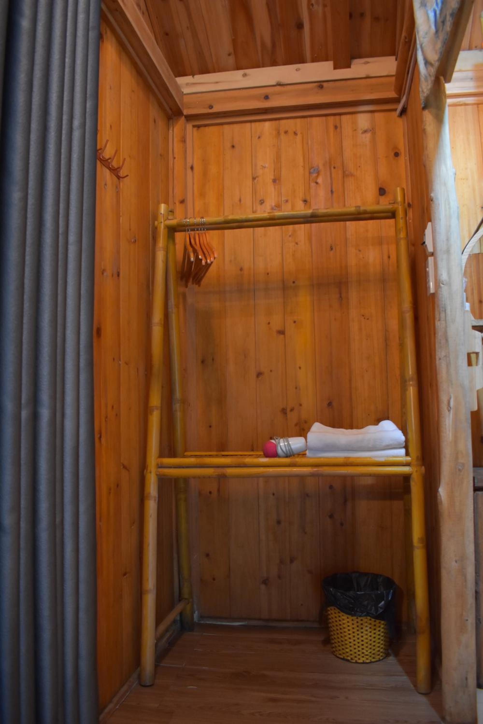 One-Bedroom Bungalow - Photo 11