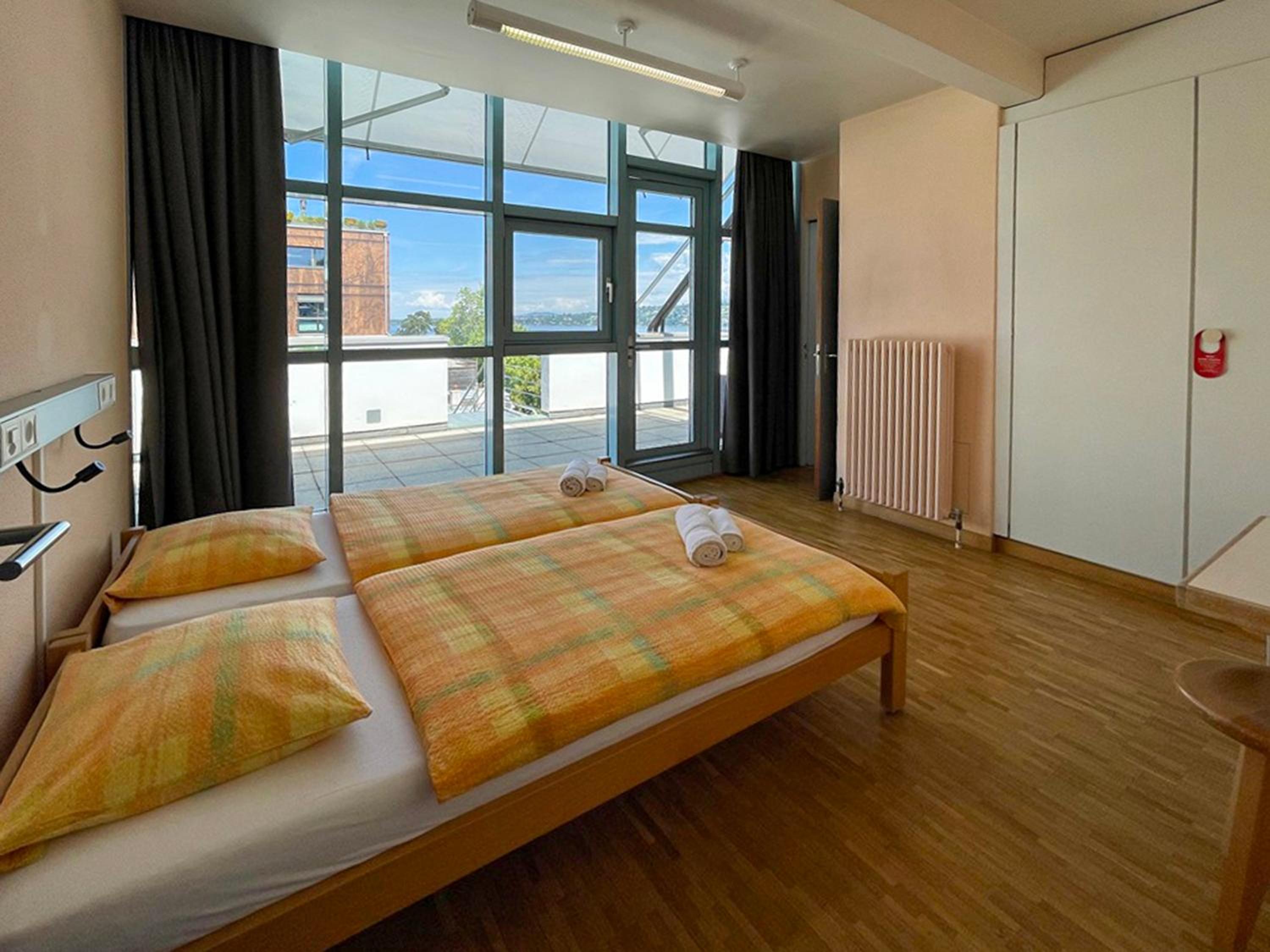 Twin Room with Private Bathroom - Photo 2