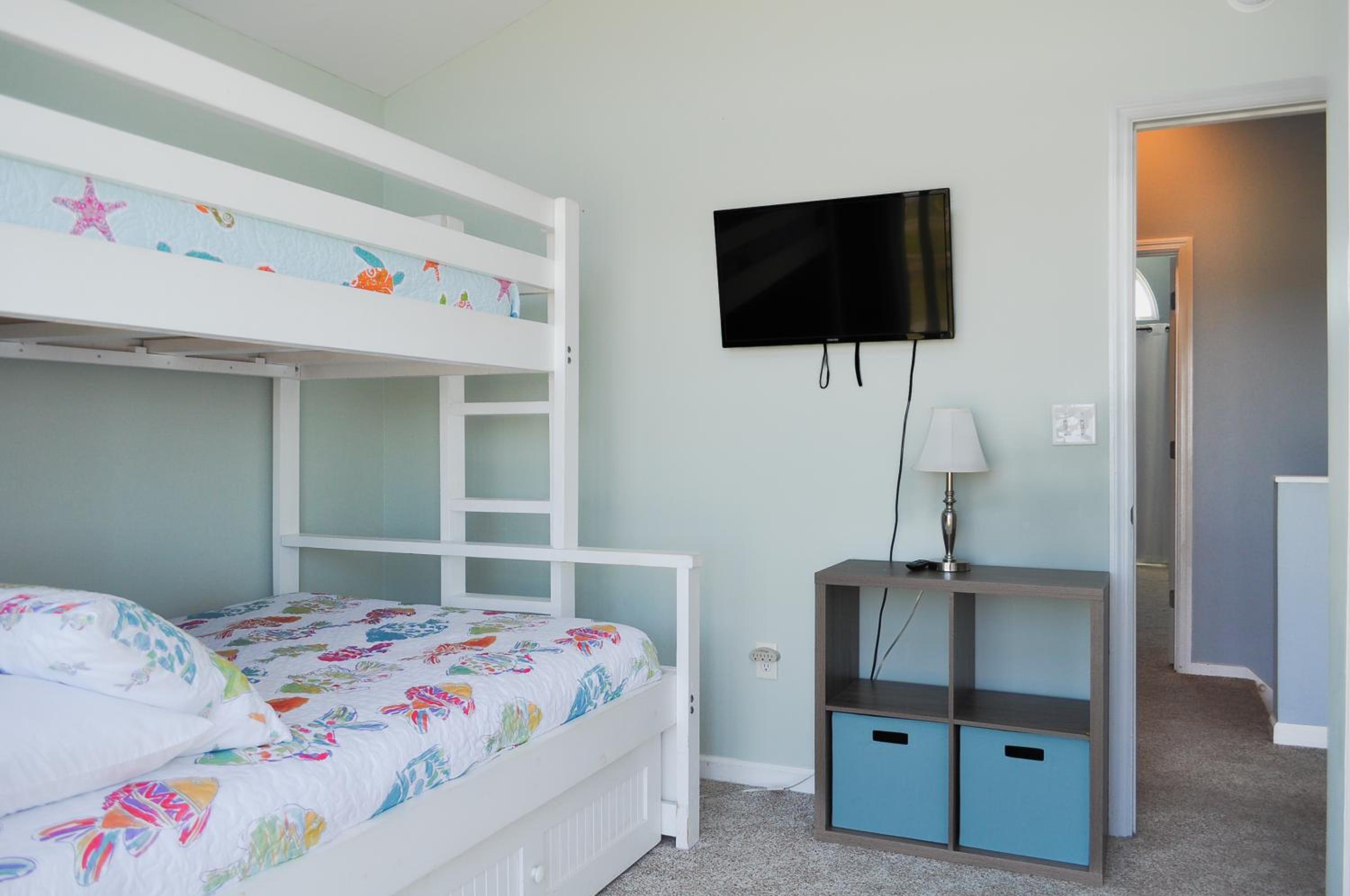 Four-Bedroom House photo 2