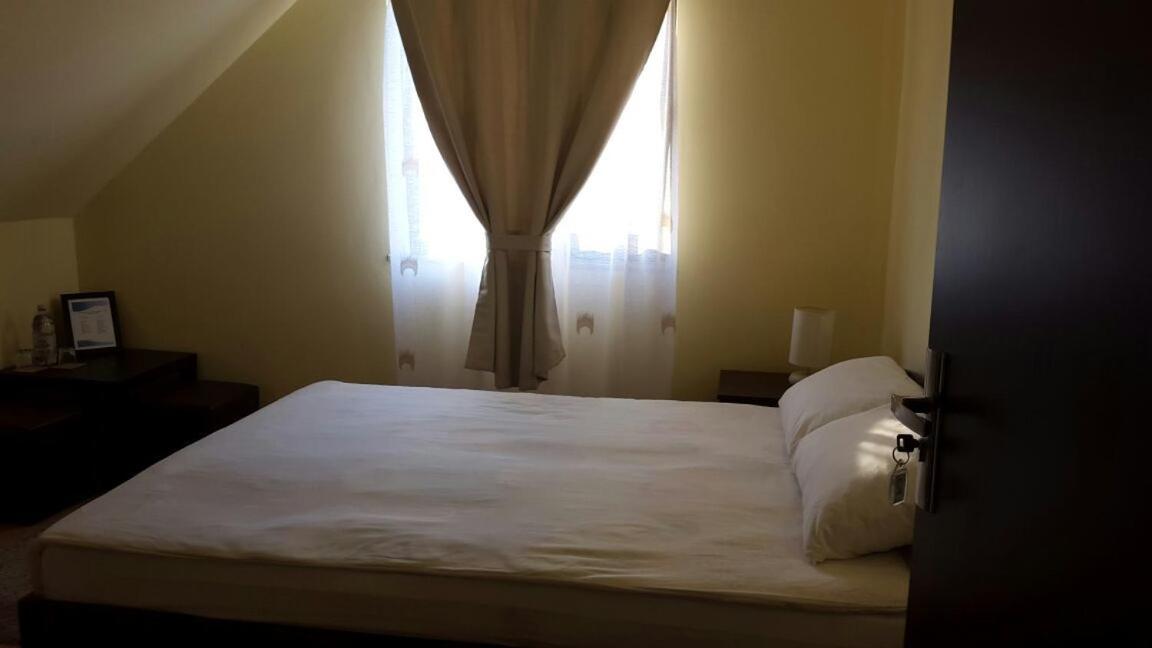 Double Room with Private Bathroom photo 1