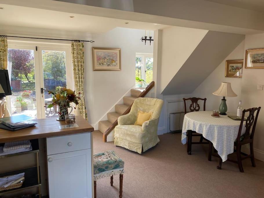 Two-Bedroom House photo 3