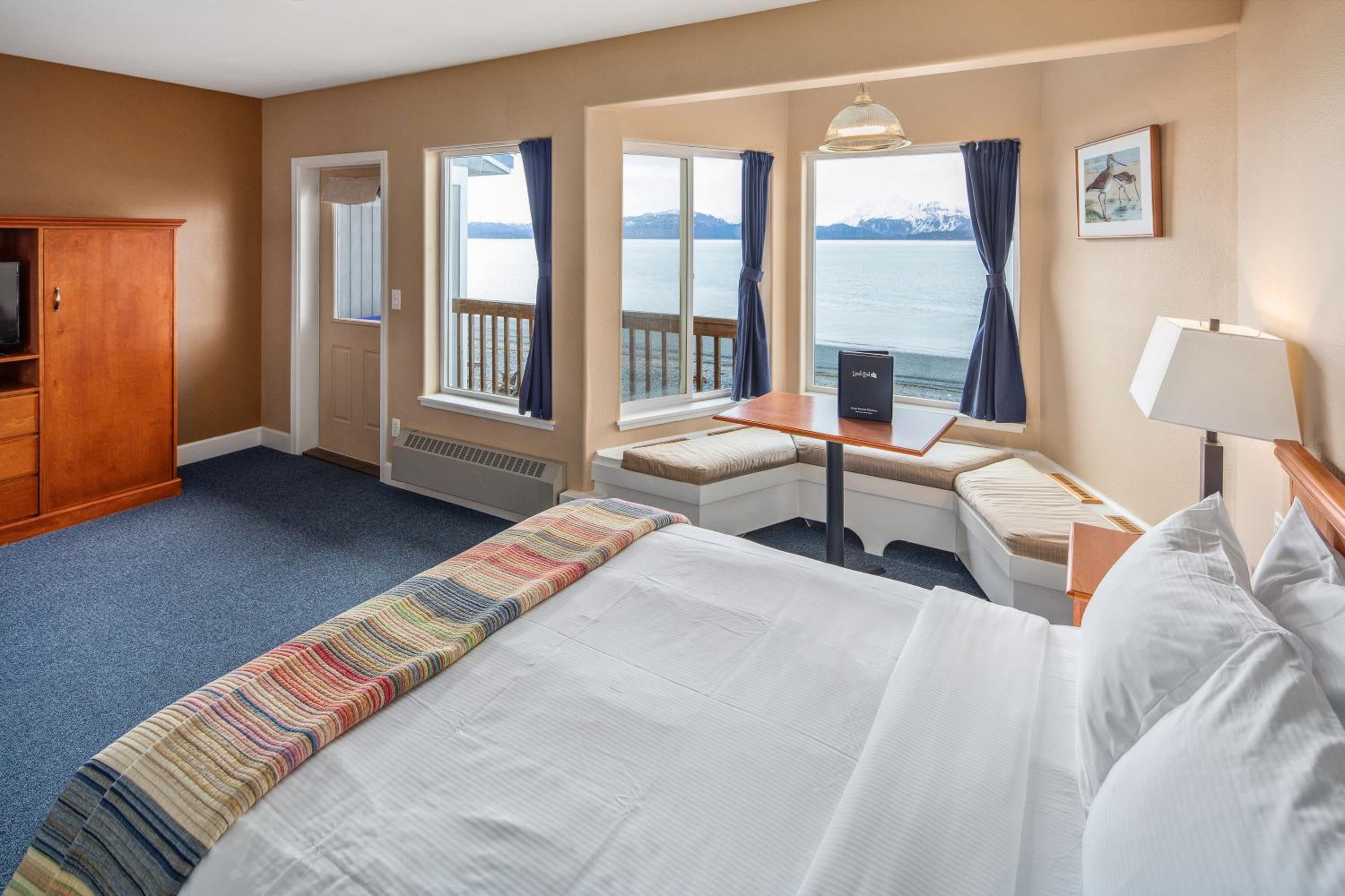 Deluxe Suite with Sea View photo 2