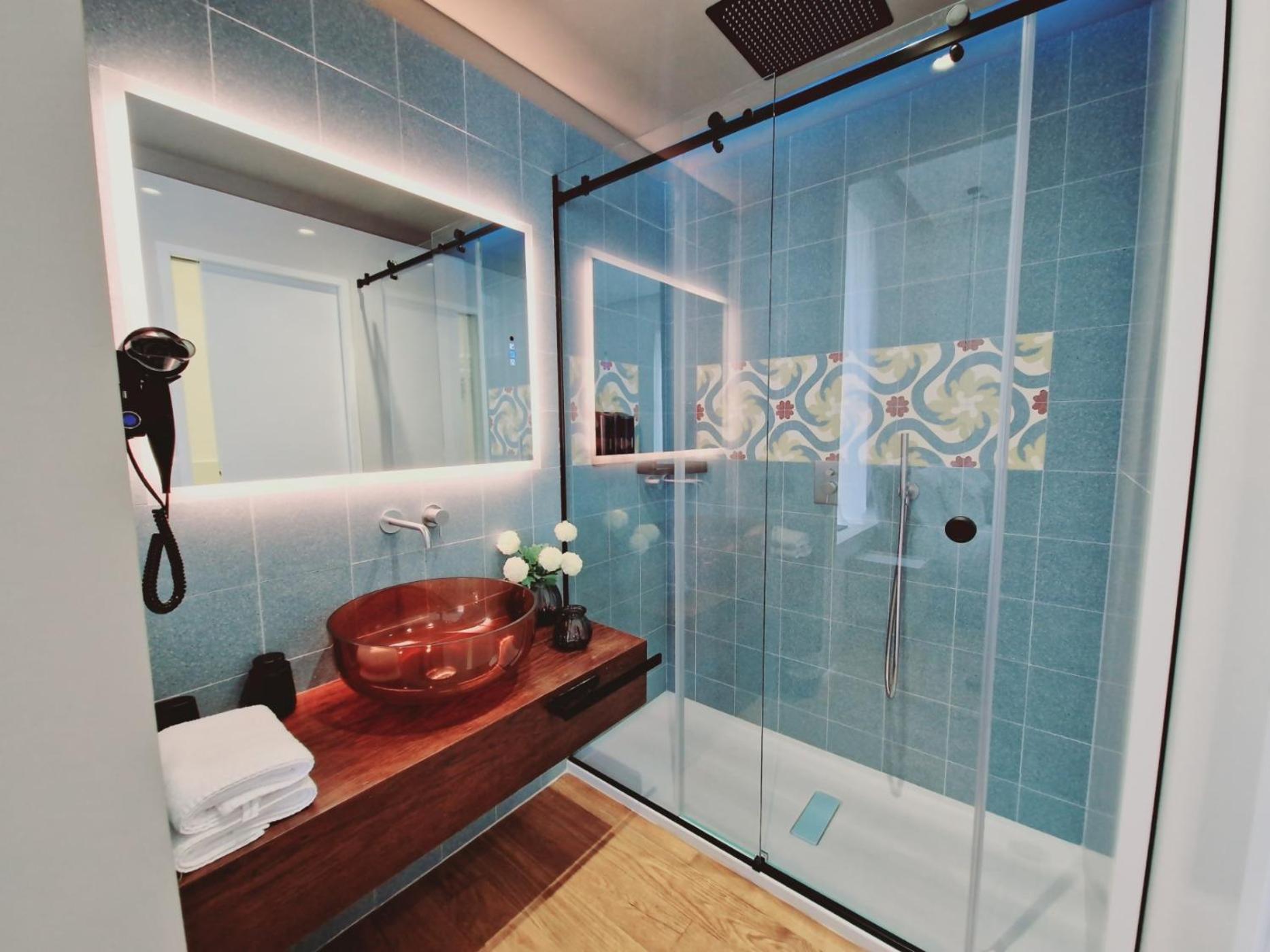 Quadruple Room with Private Bathroom photo 3