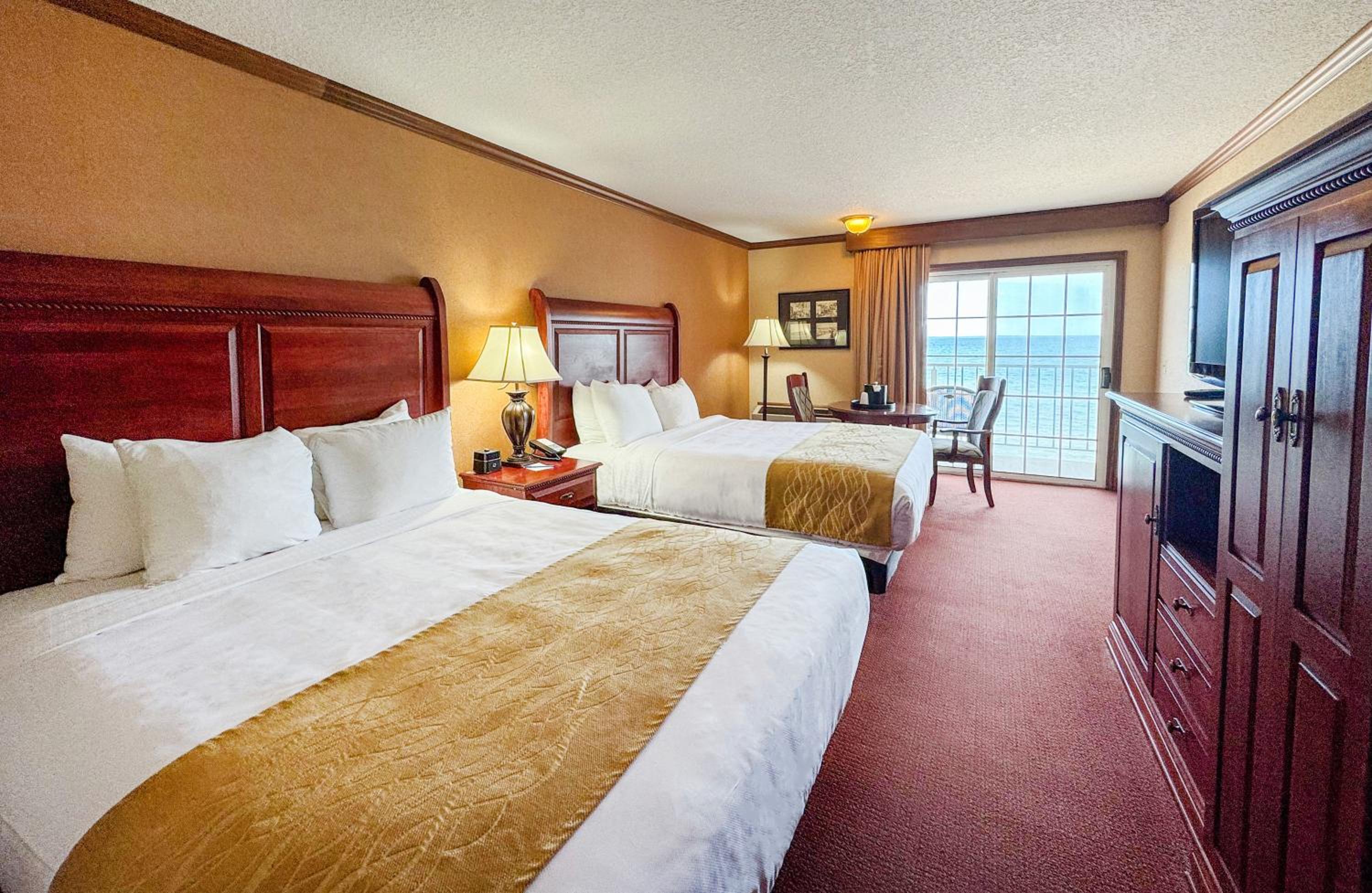 Deluxe Queen Room with Two Queen Beds photo 1