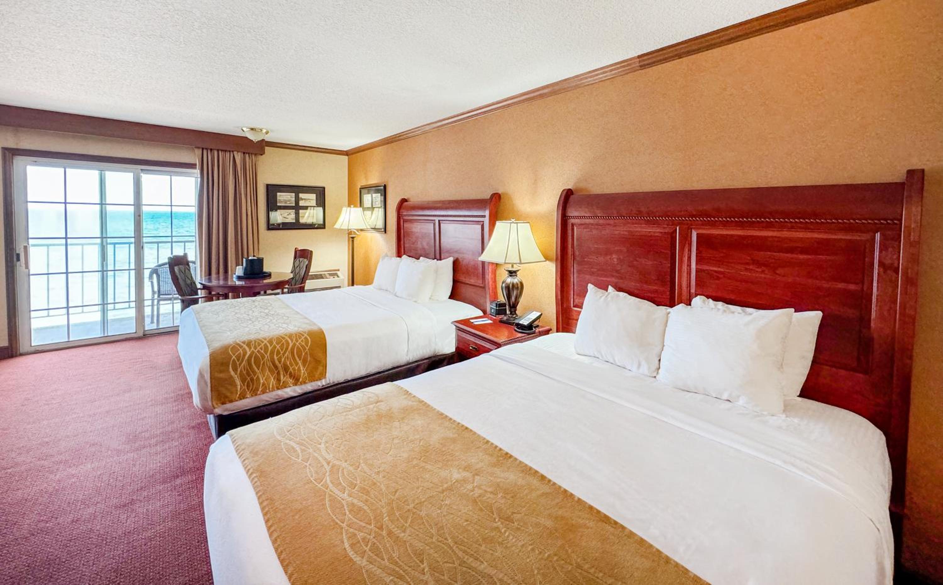 Deluxe Queen Room with Two Queen Beds photo 3