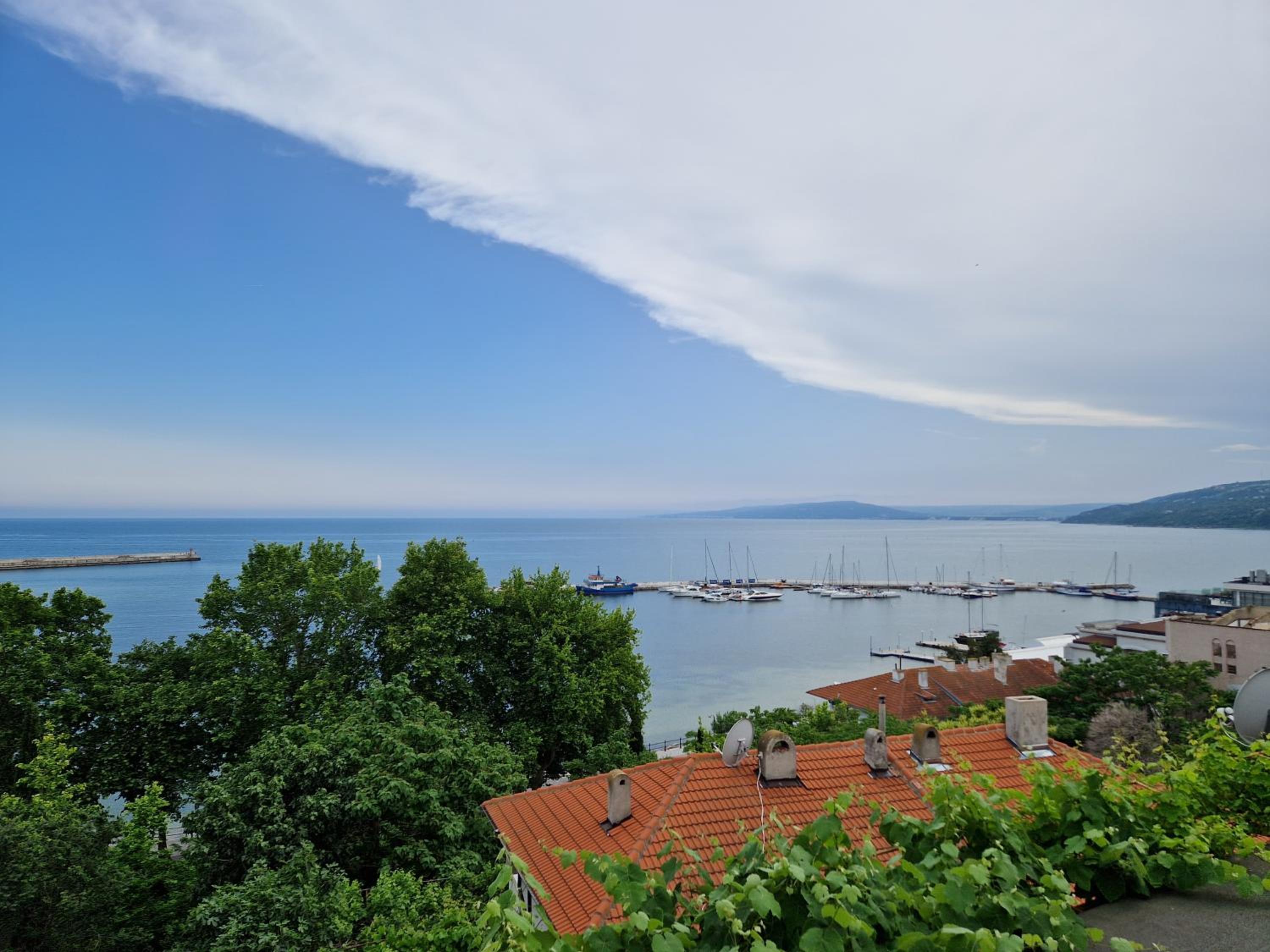 Apartment with Sea View - Photo 6