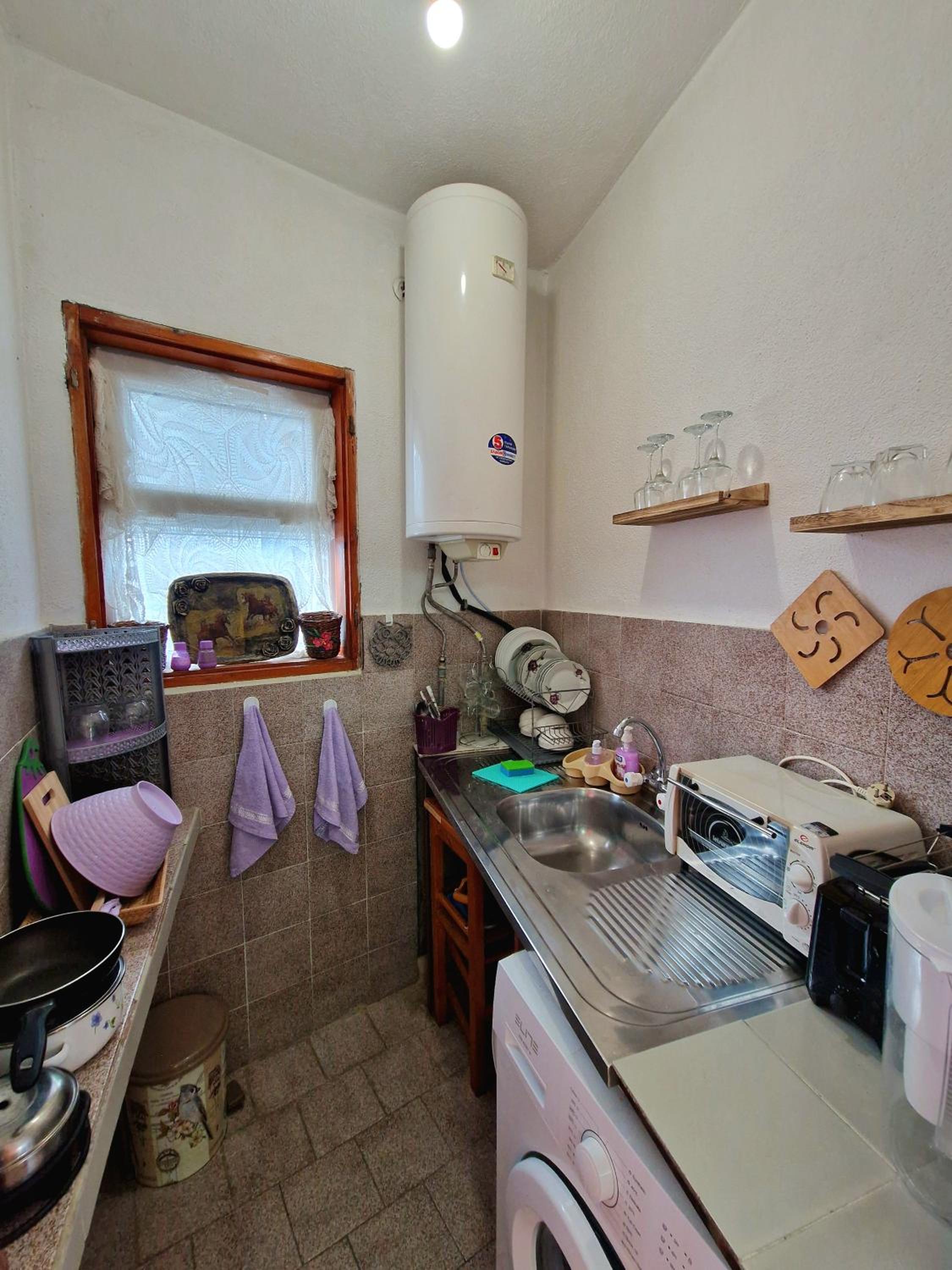 Apartment with Sea View - Photo 9