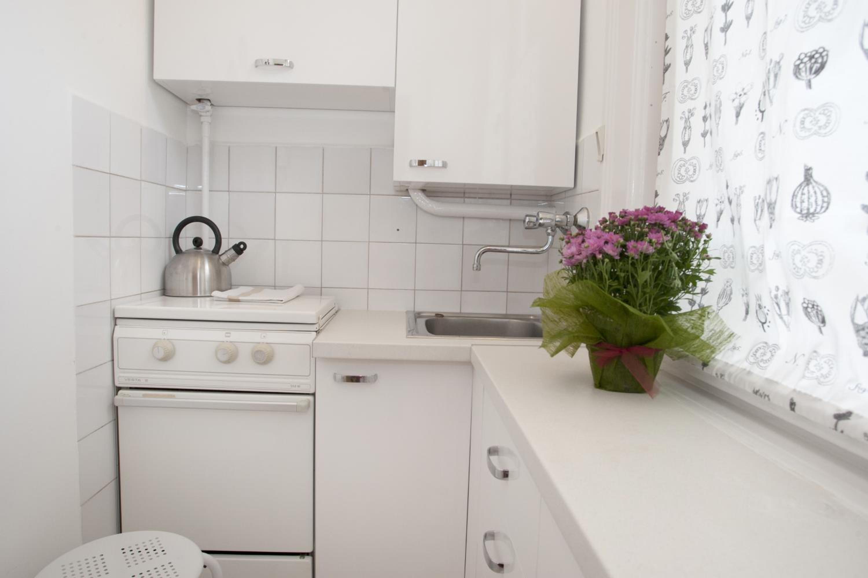 Apartment with Balcony - Photo 15