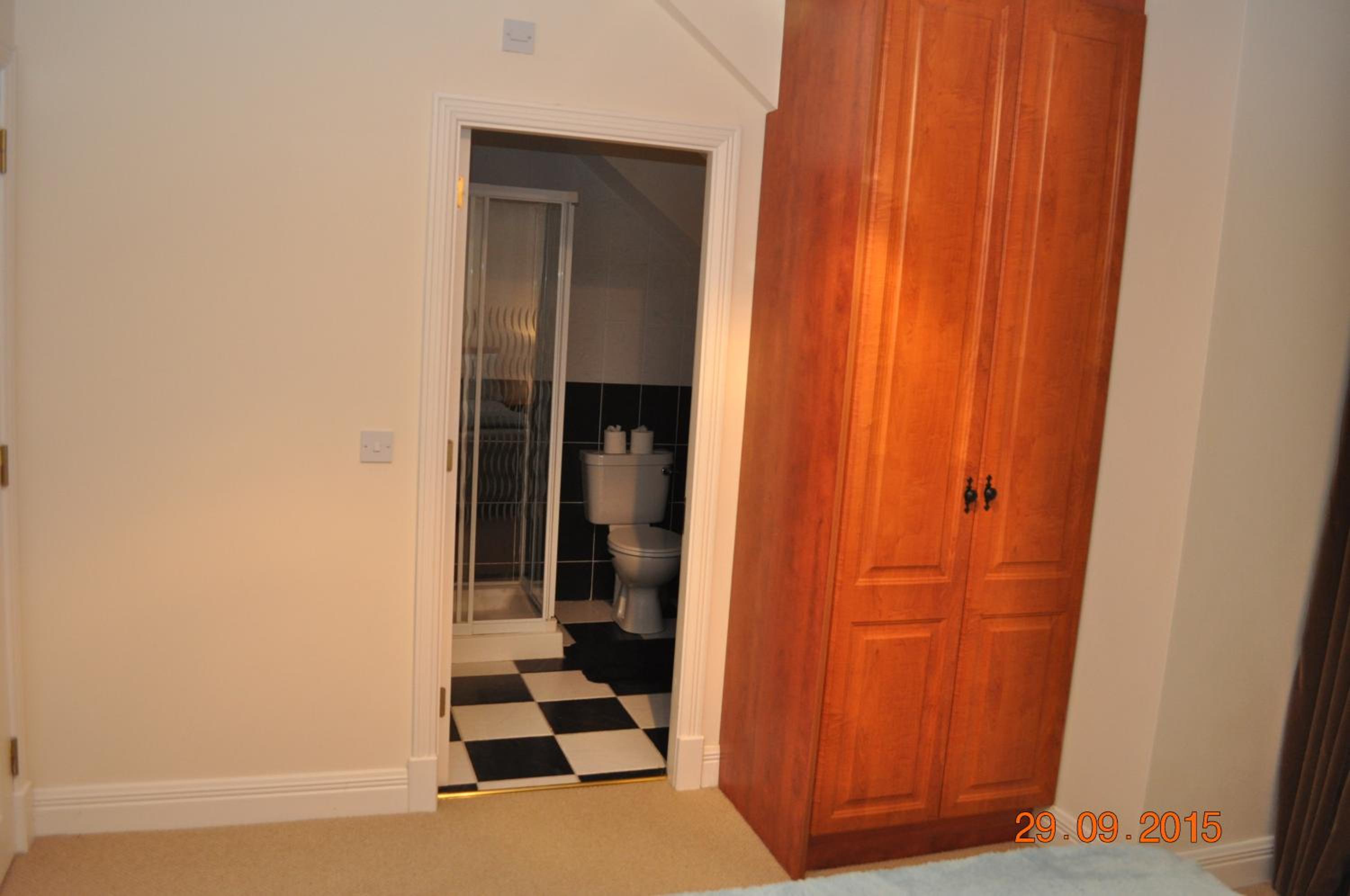 Three-Bedroom House - Photo 11
